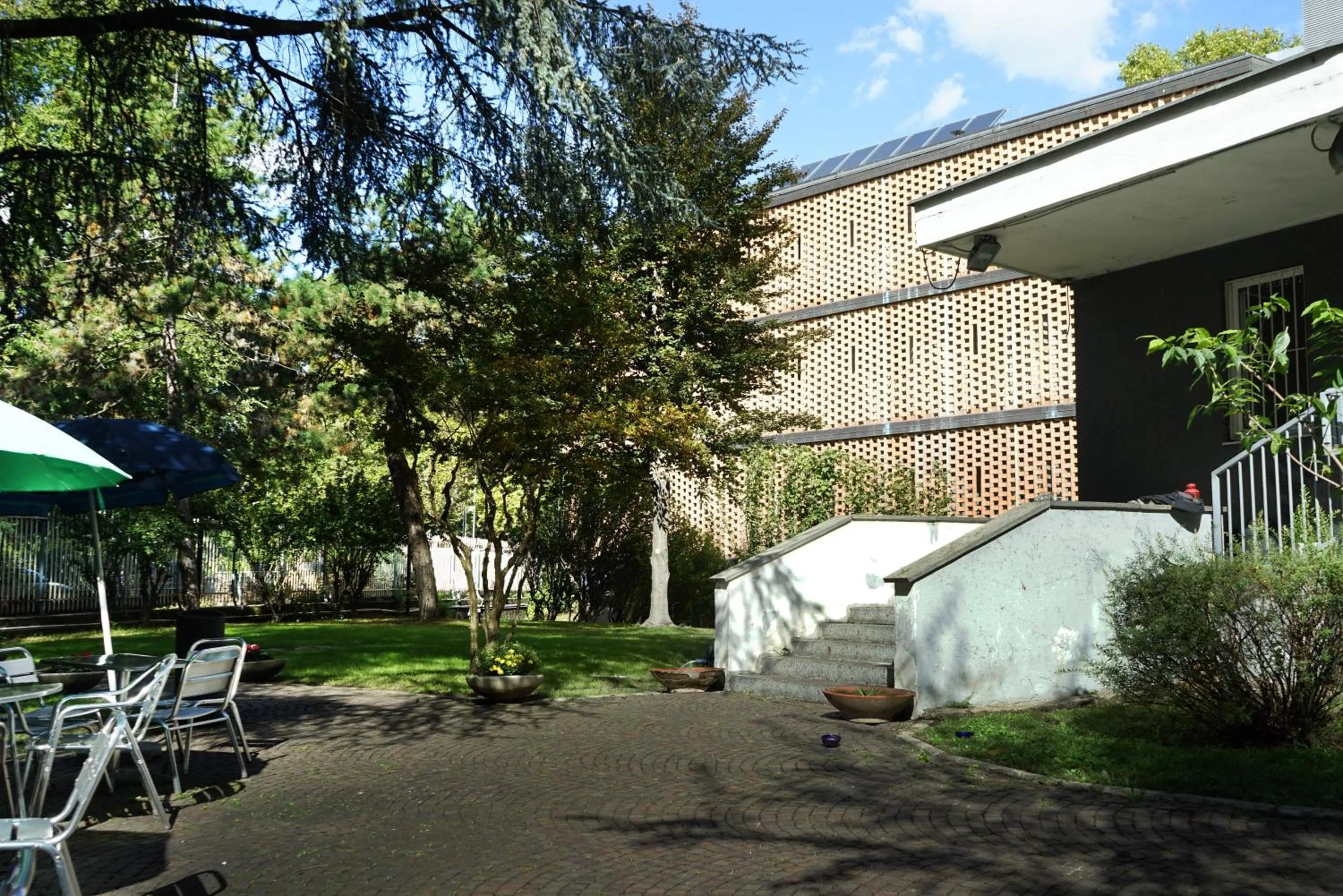 Property building in Hi! Ostello Milano