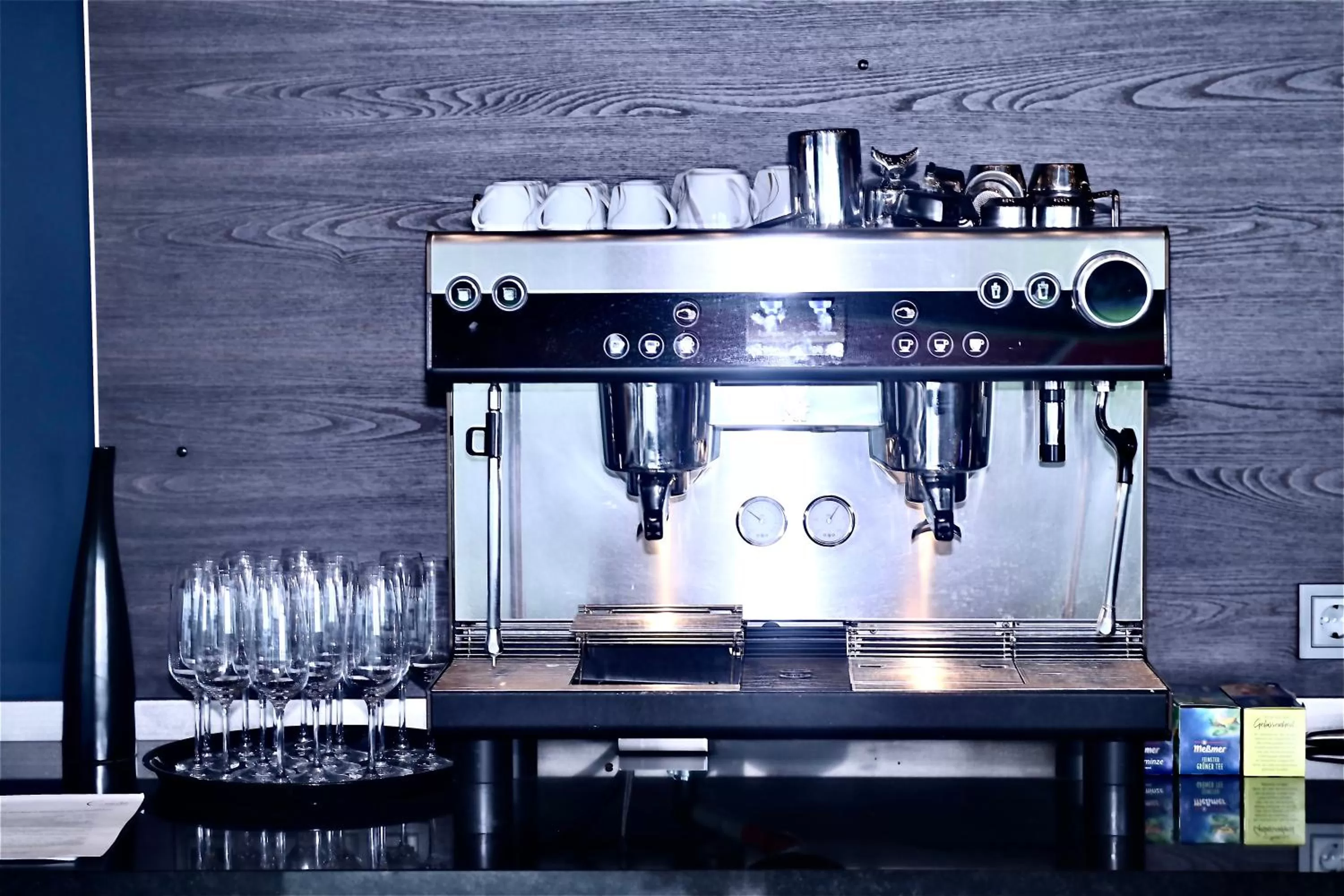 Restaurant/places to eat in Hotel Credé