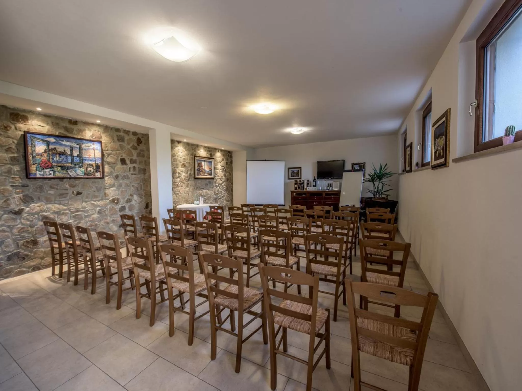Business facilities in Albergo La Foresteria