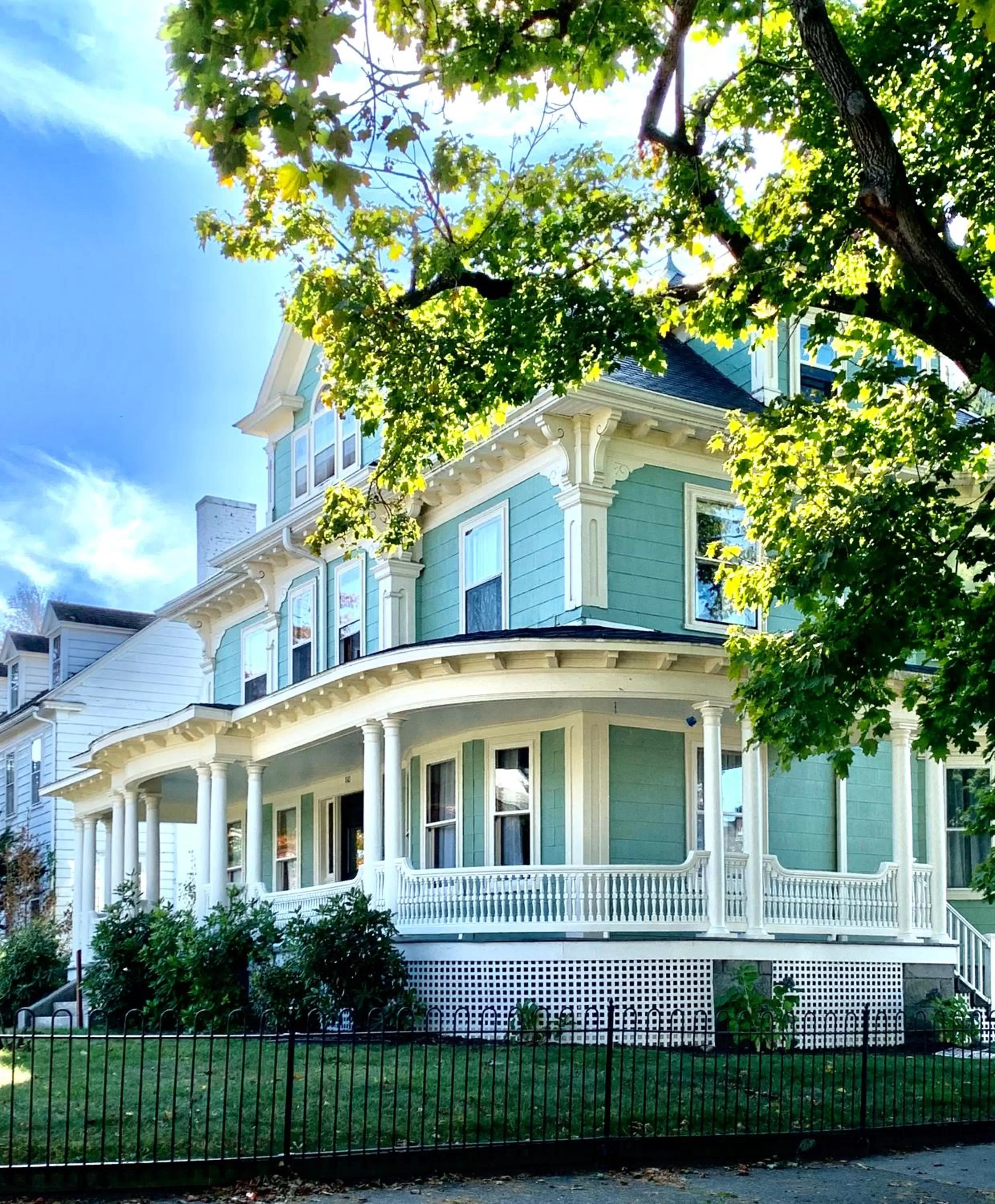 Property Building in Vida Boutique Inn