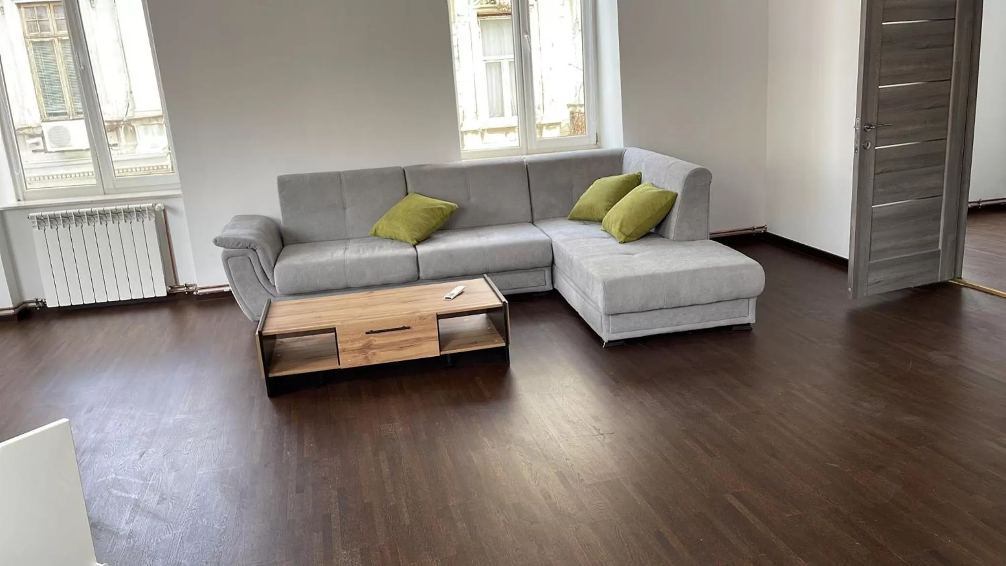 Seating Area in The Floor Piata Unirii