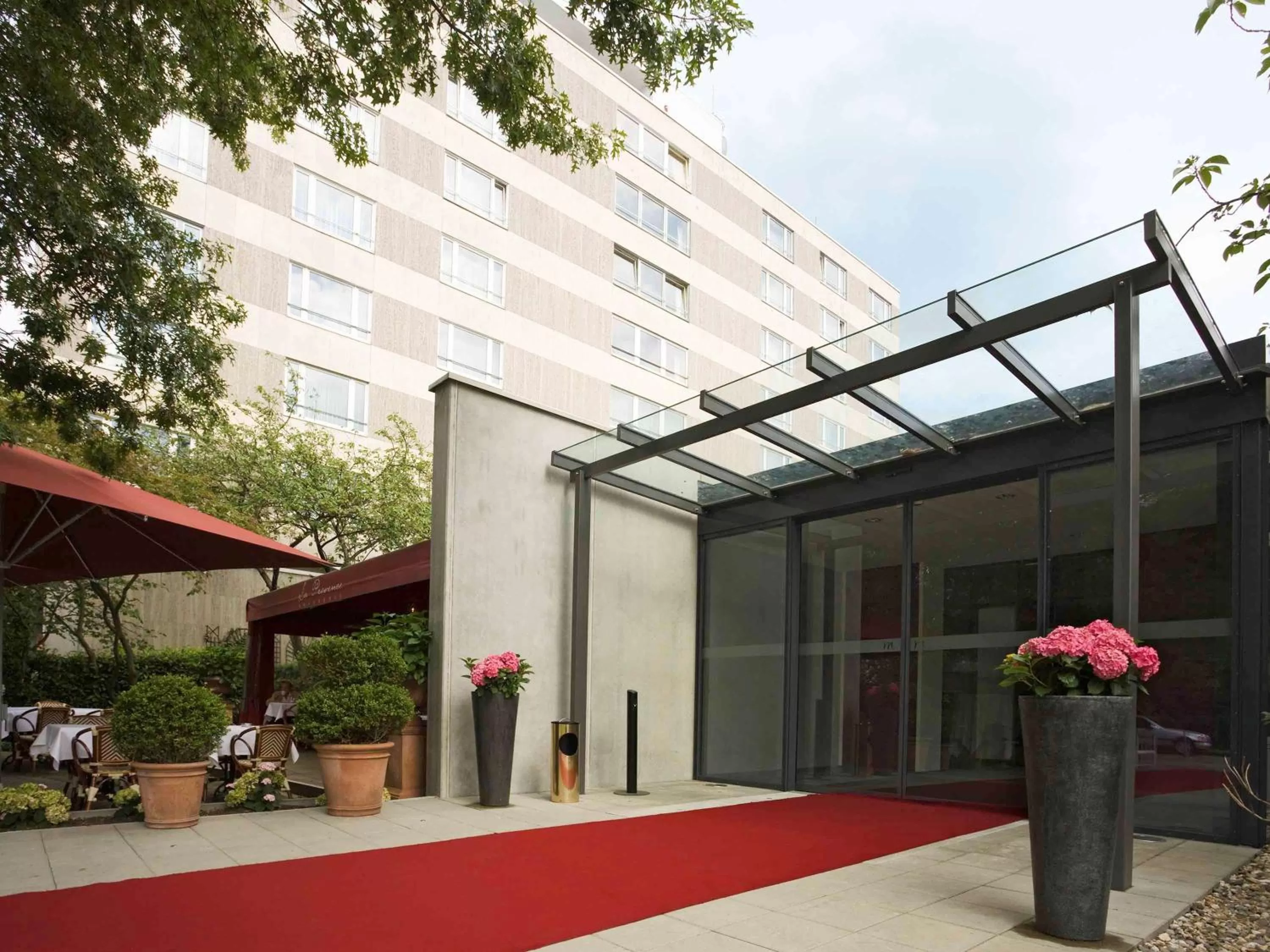 On site in Hotel Krefelder Hof