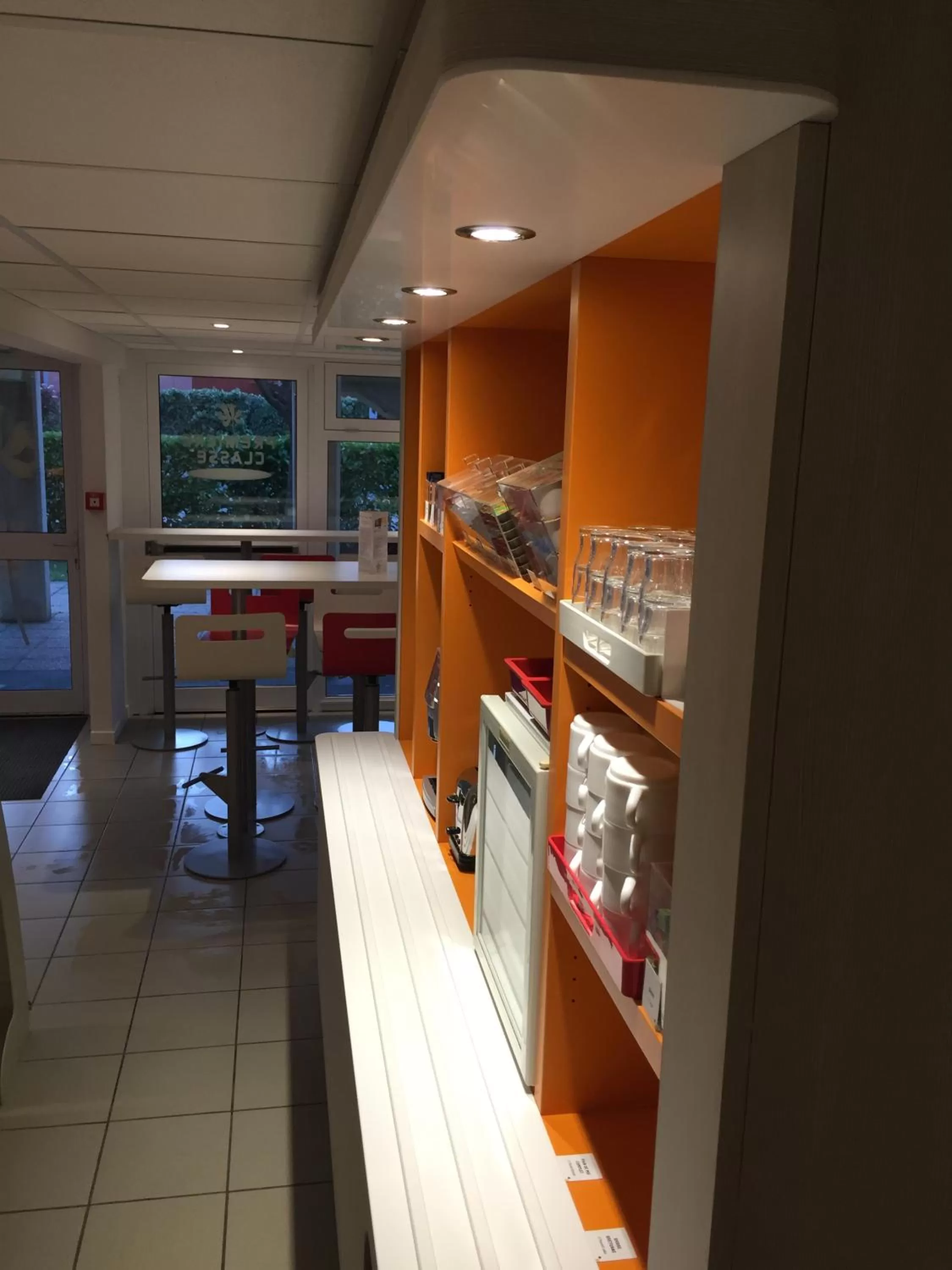 Lobby or reception in Premiere Classe Toulouse Sud - Portet