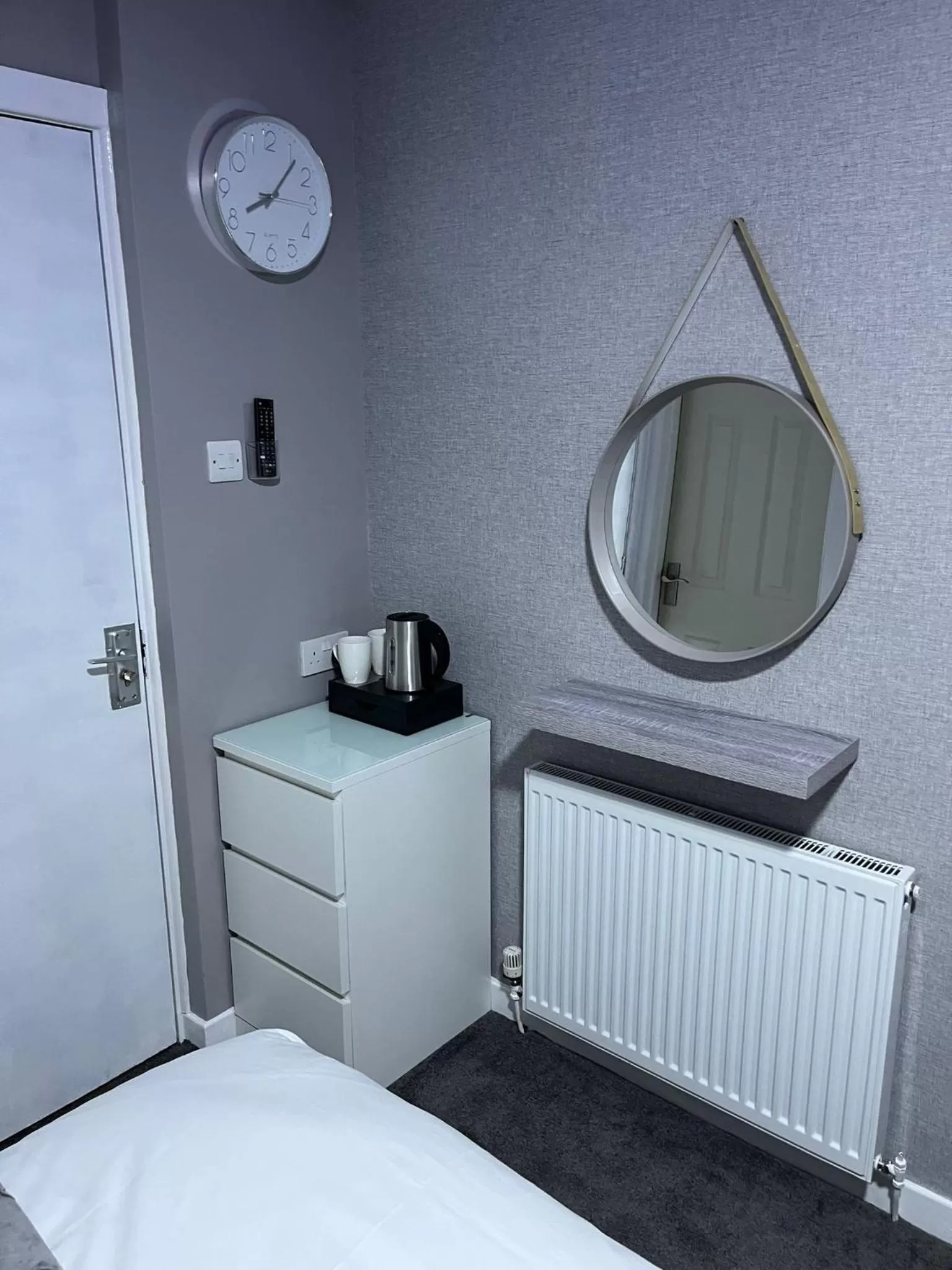 Coffee/tea facilities, Bed in Clifton Private Hotel