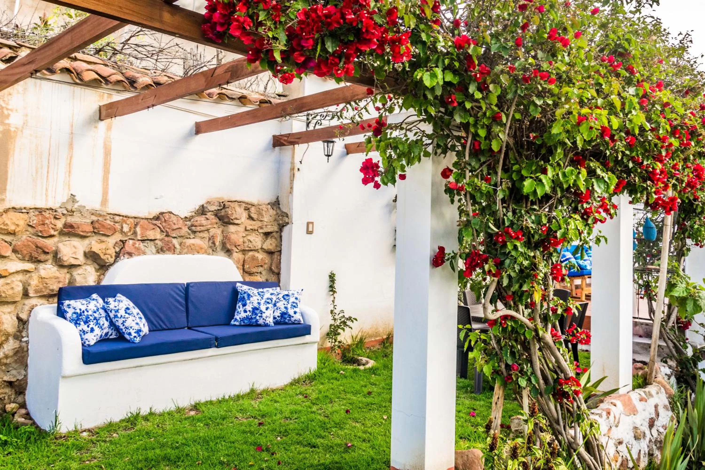 Spring in El Jardin De Su Merced B&B