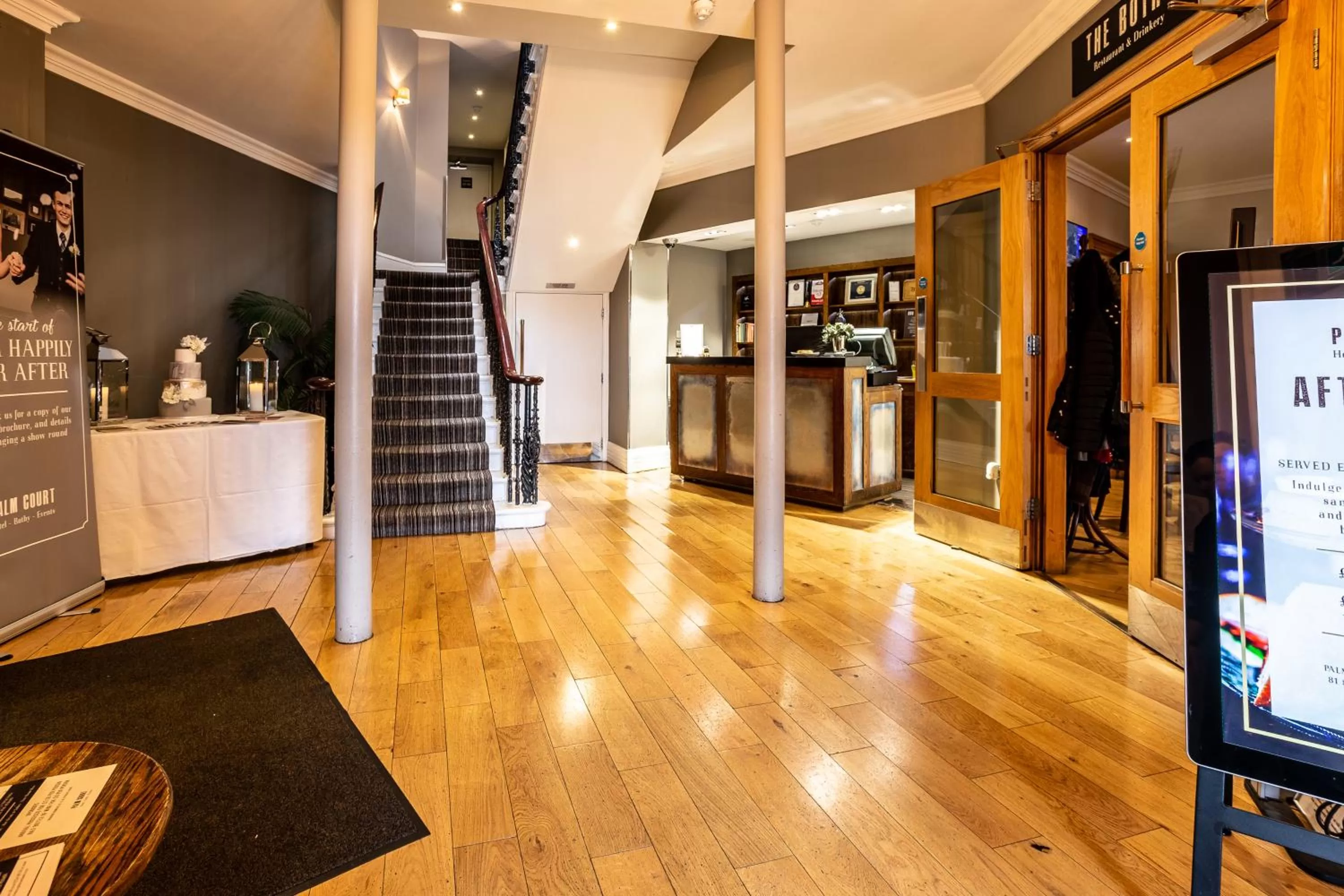 Lobby or reception in Palm Court Hotel