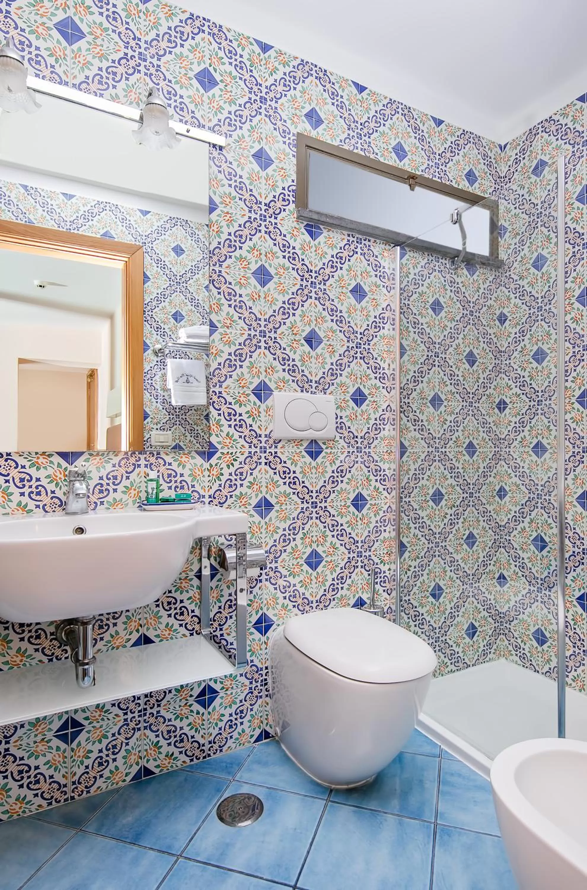 Bathroom in Grand Hotel Due Golfi