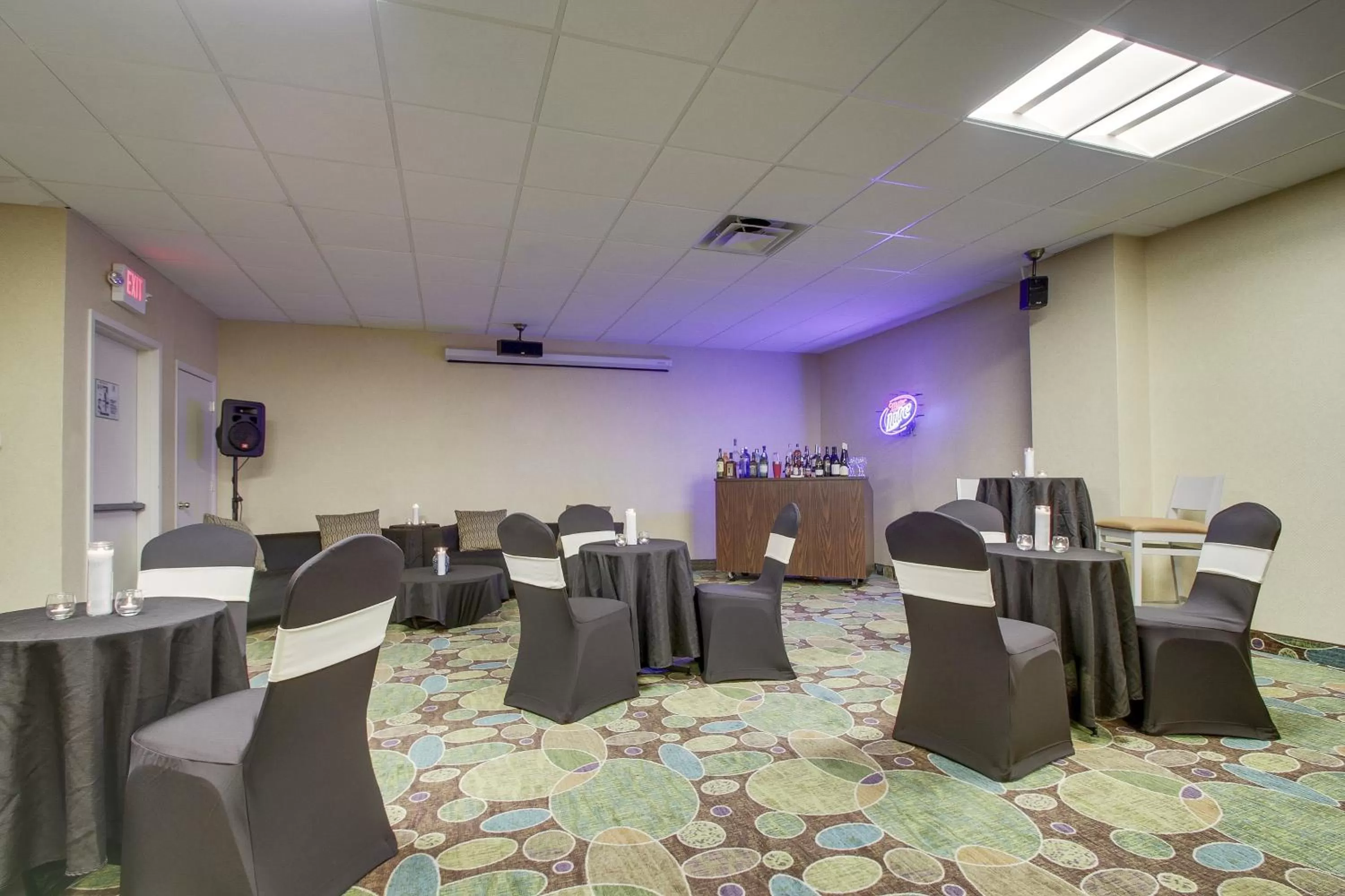 Banquet/Function facilities in Holiday Inn Westbury-Long Island by IHG