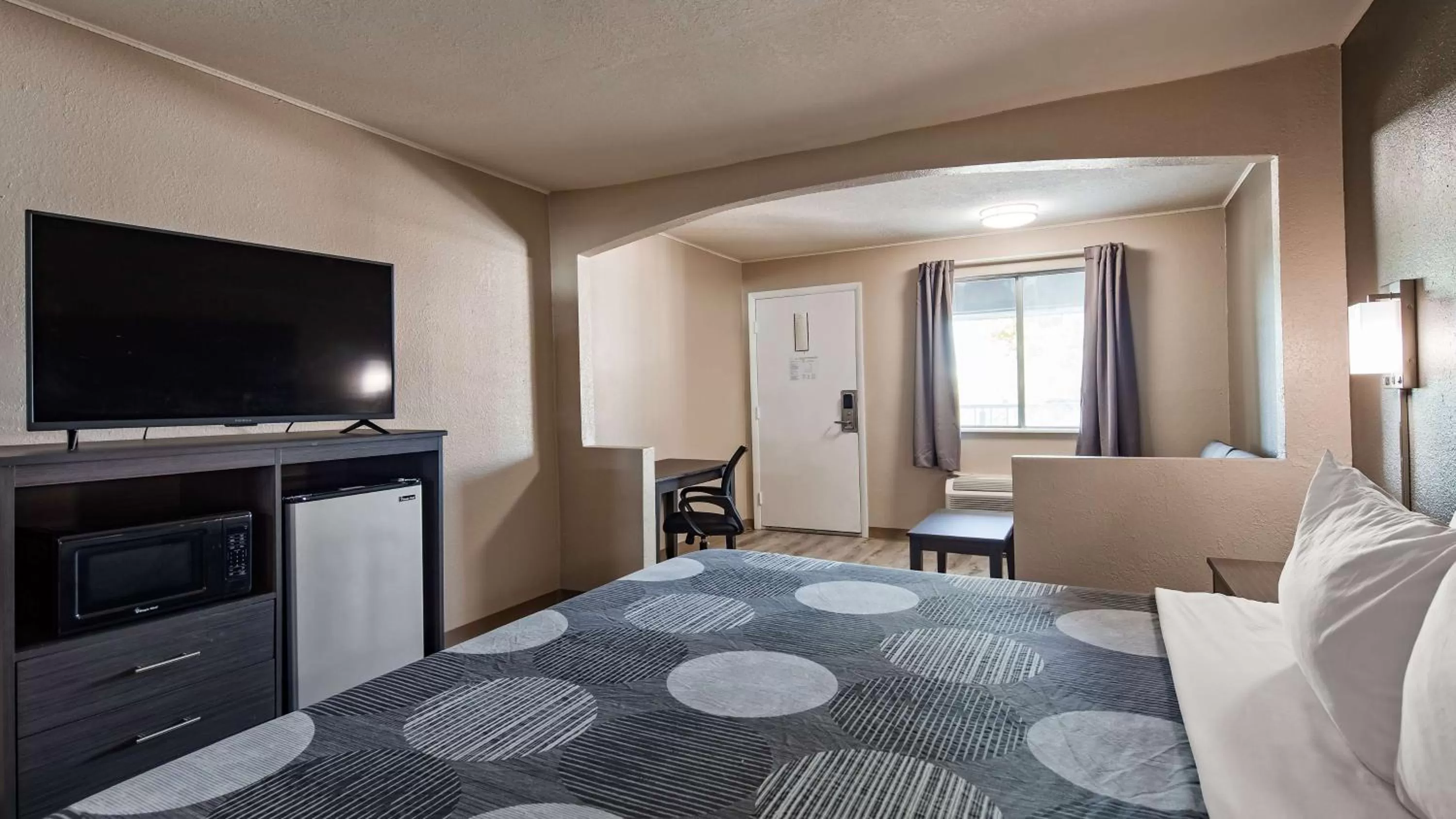 Photo of the whole room in SureStay Hotel By Best Western Olathe