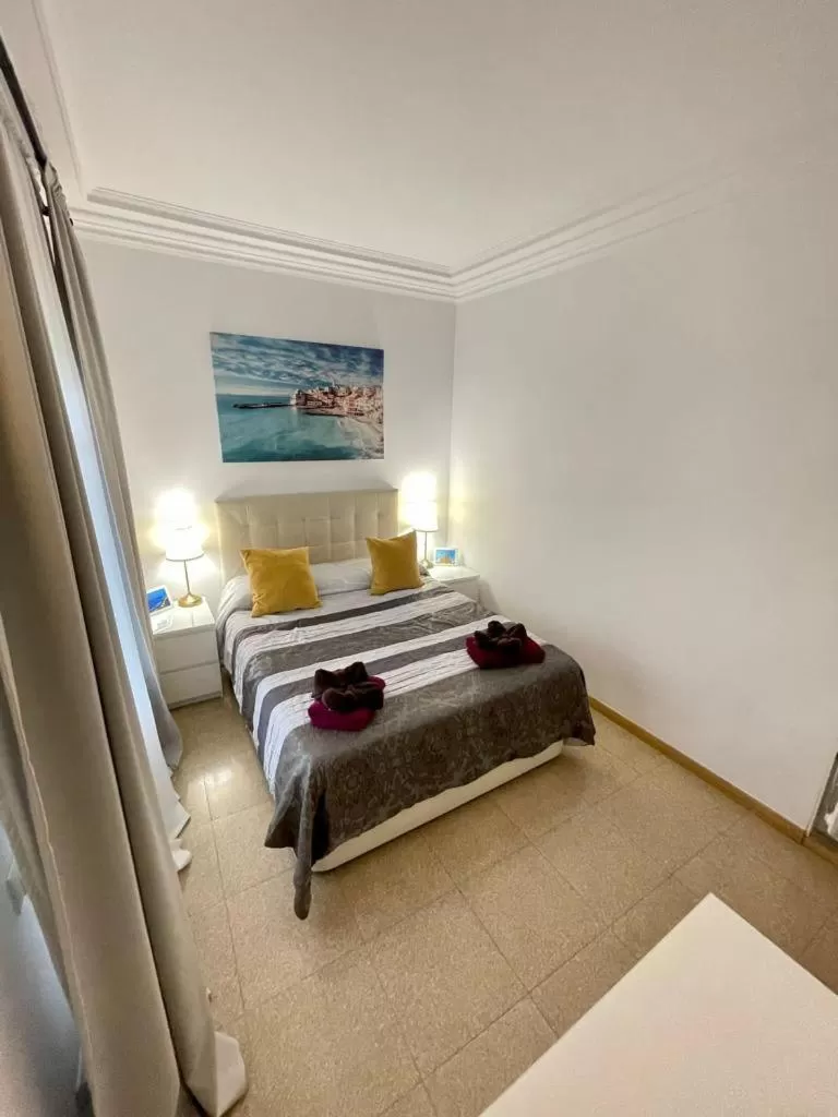 Bed in Nuevo Balmes Habitaciones