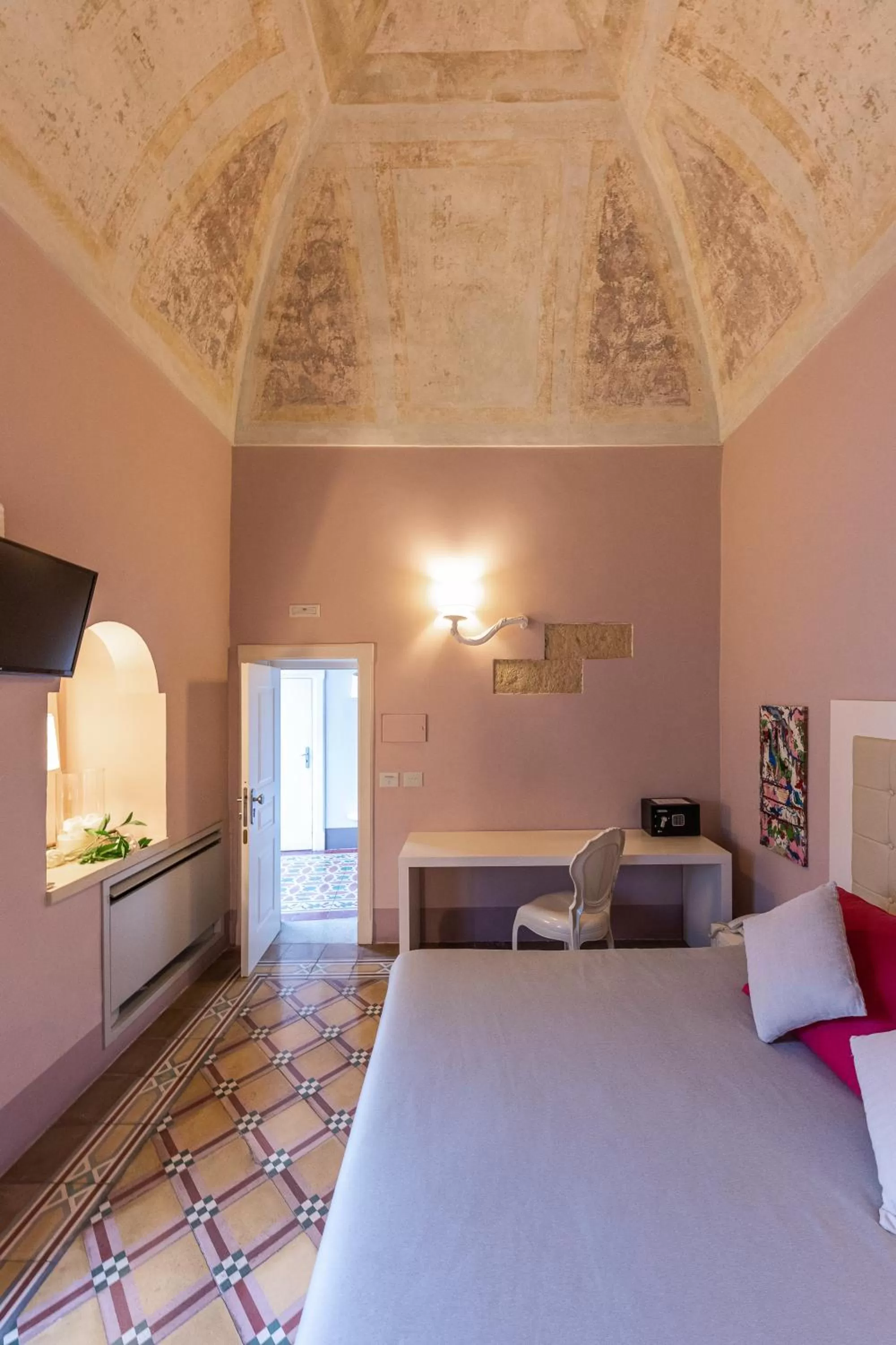 Bed in Palazzo Arco Cadura Hotel & Spa