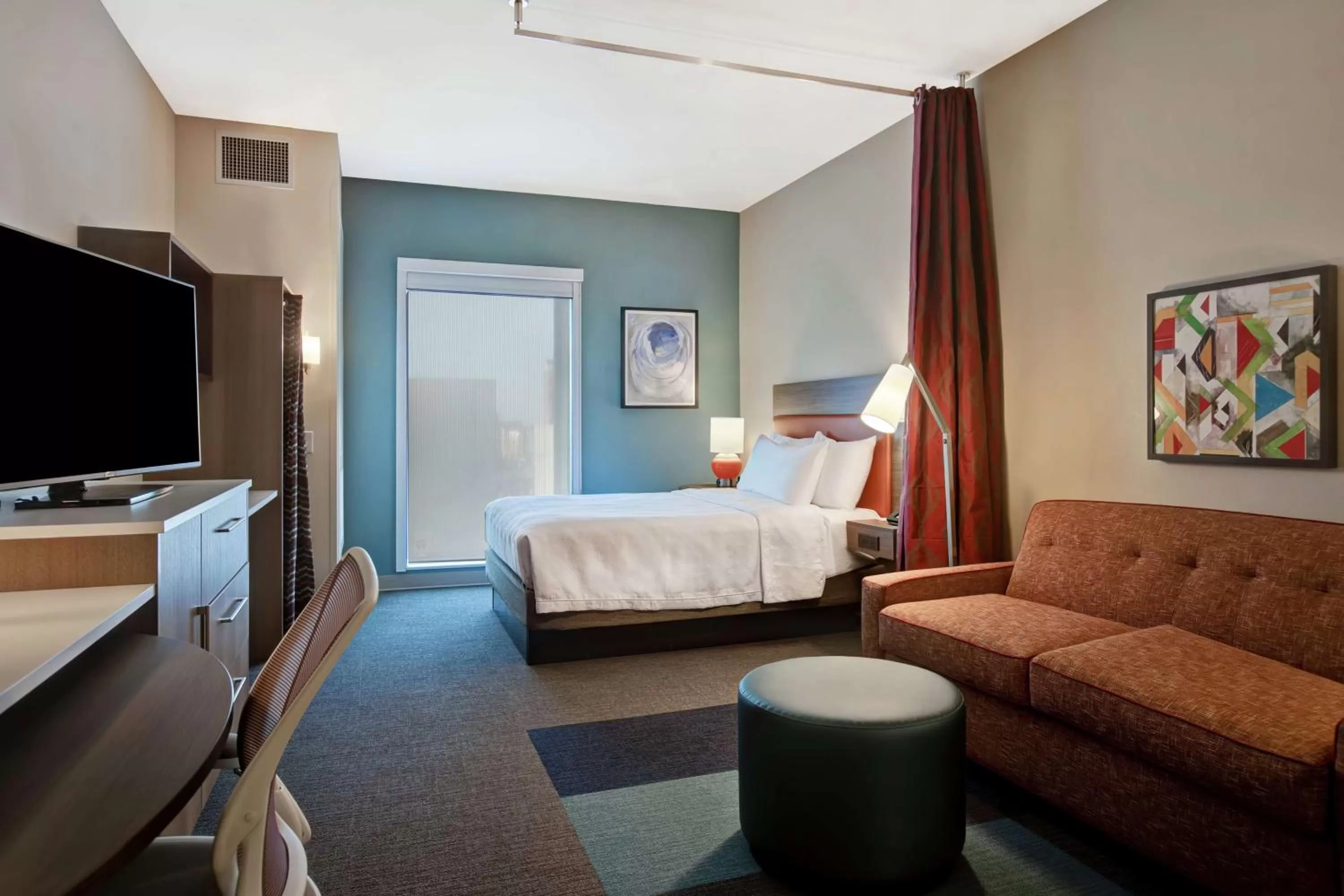 Bedroom, Bed in Home2 Suites By Hilton Charlotte Uptown