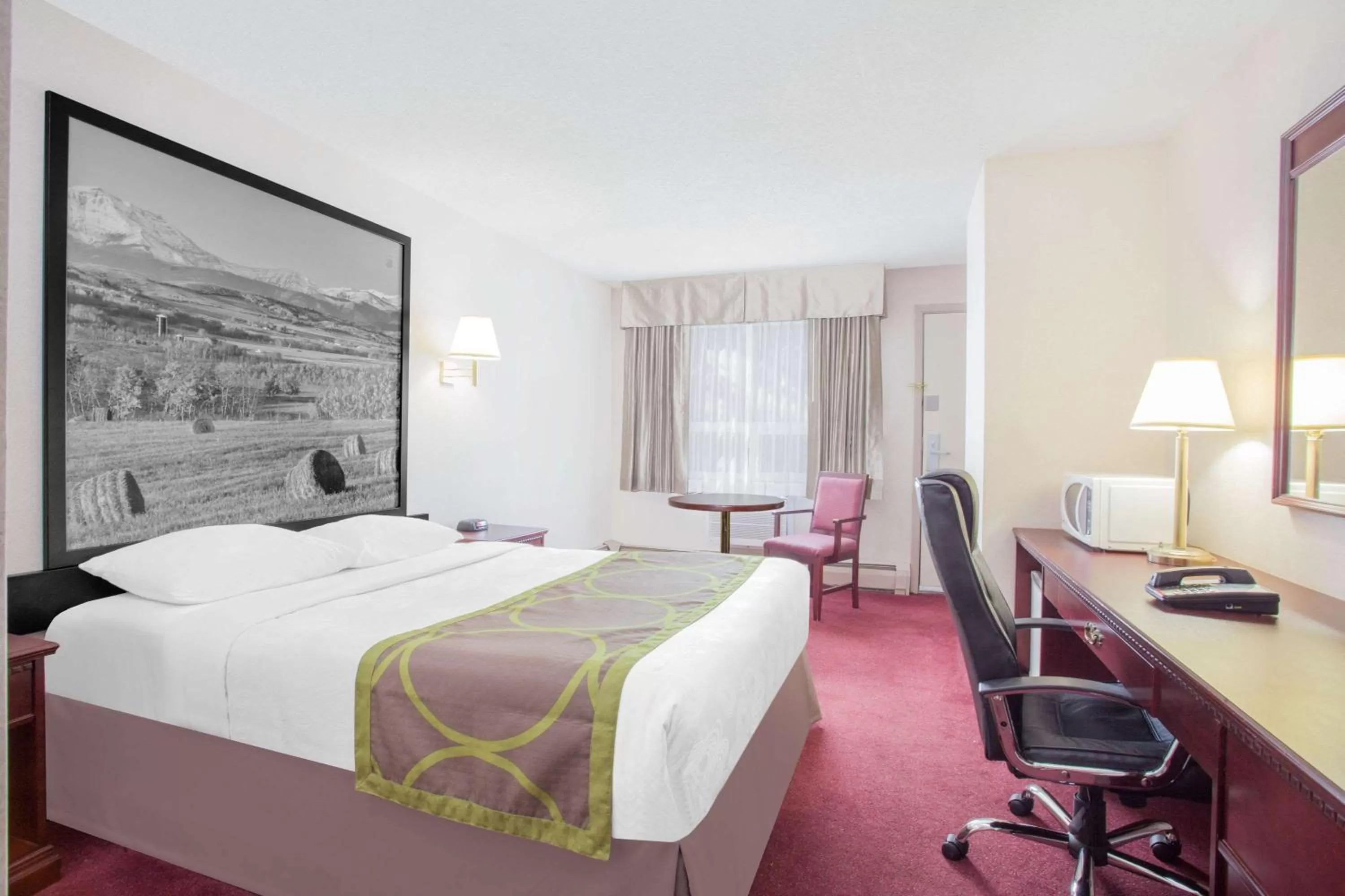 Photo of the whole room, Bed in Super 8 by Wyndham Lethbridge