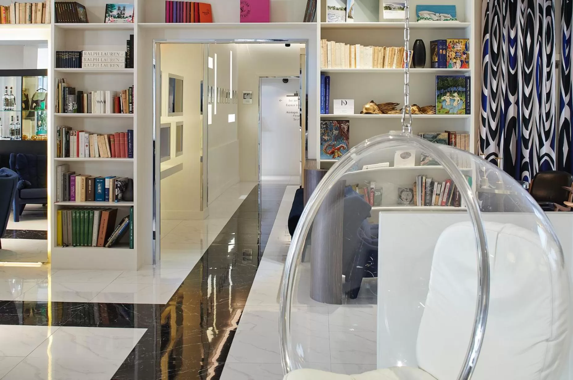 Lobby or reception in Hôtel Bel Ami