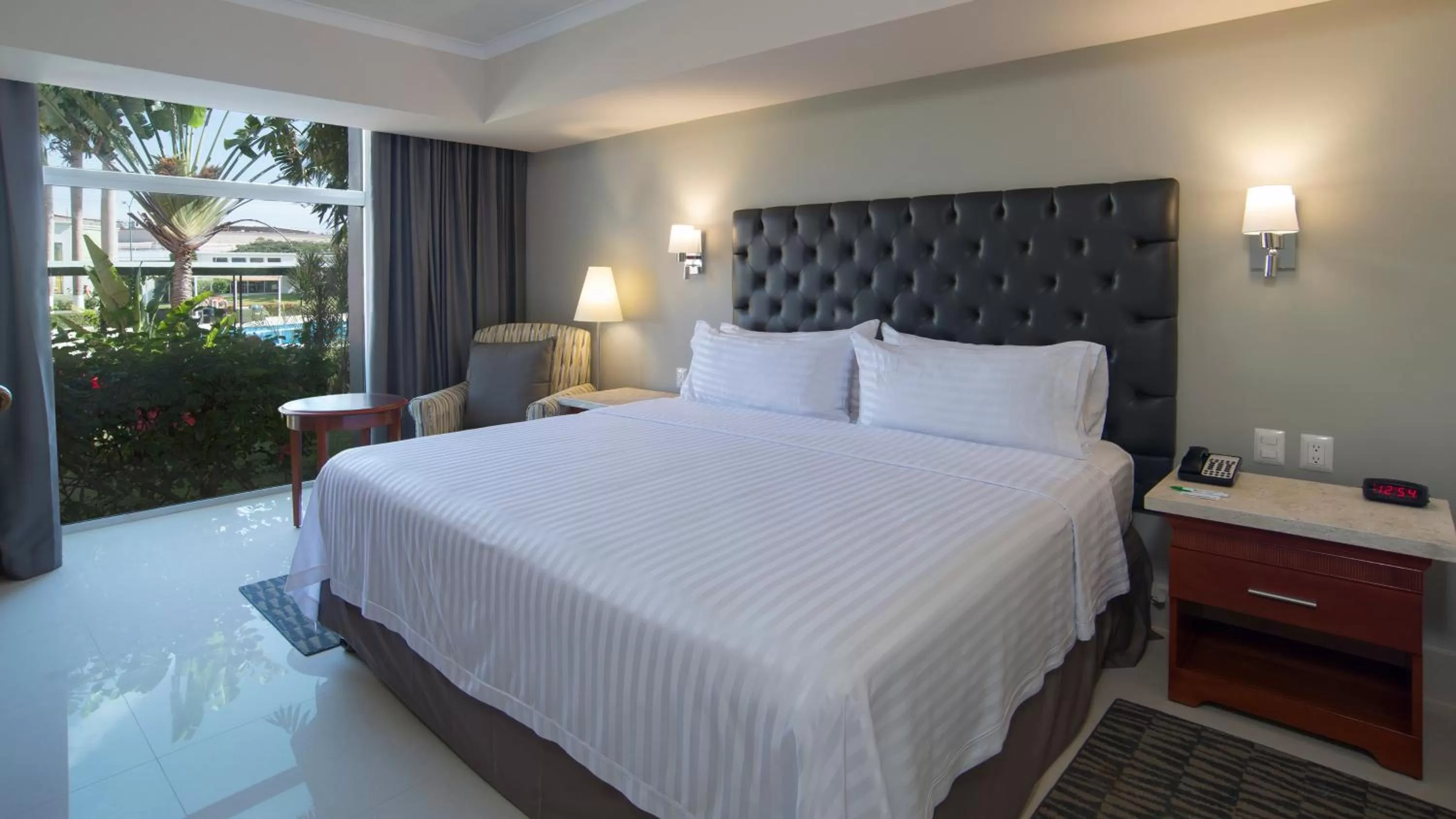 Photo of the whole room, Bed in Holiday Inn Tuxtla Gutierrez by IHG