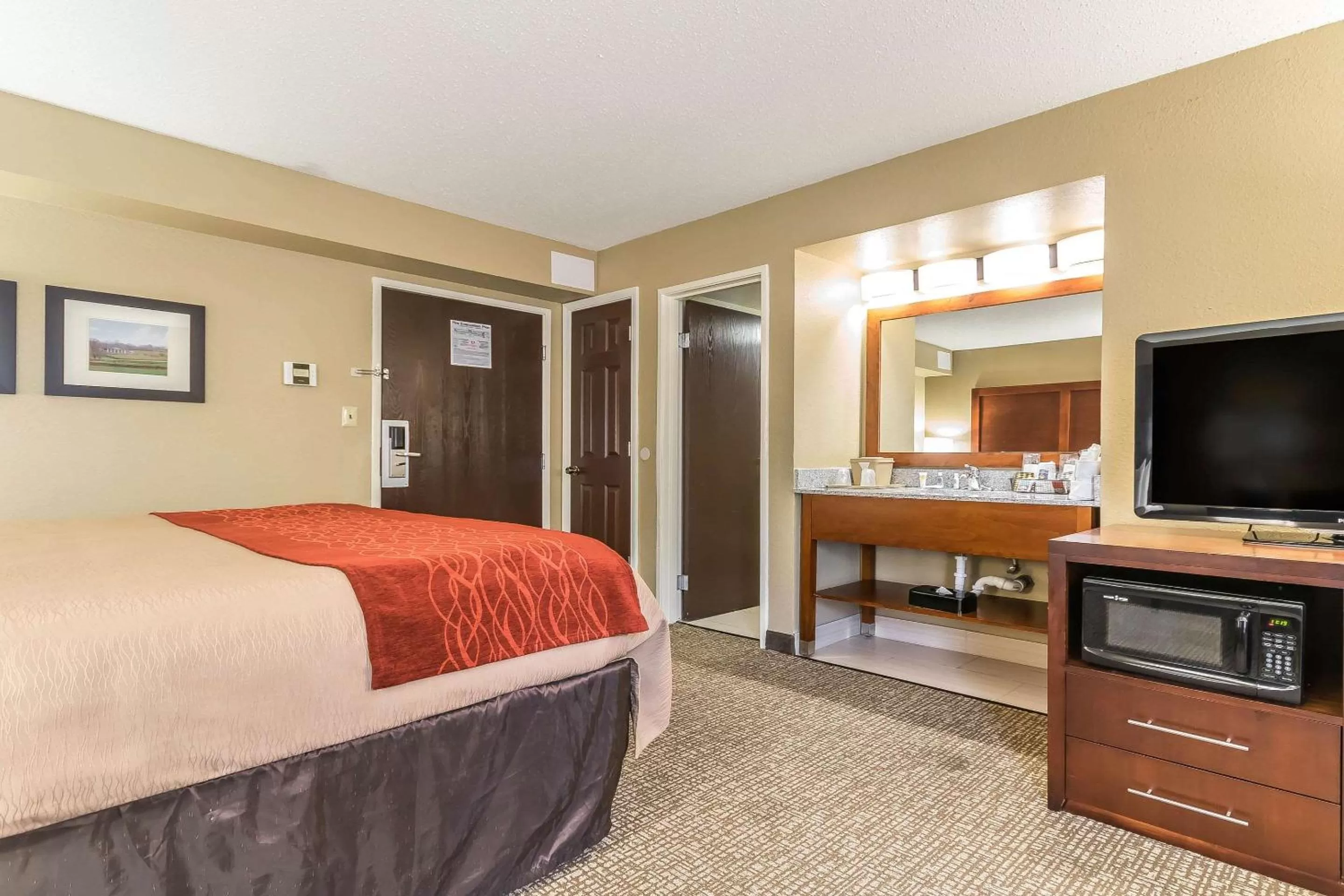 Photo of the whole room, Bed in Comfort Inn & Suites Lexington - Hamburg I-75