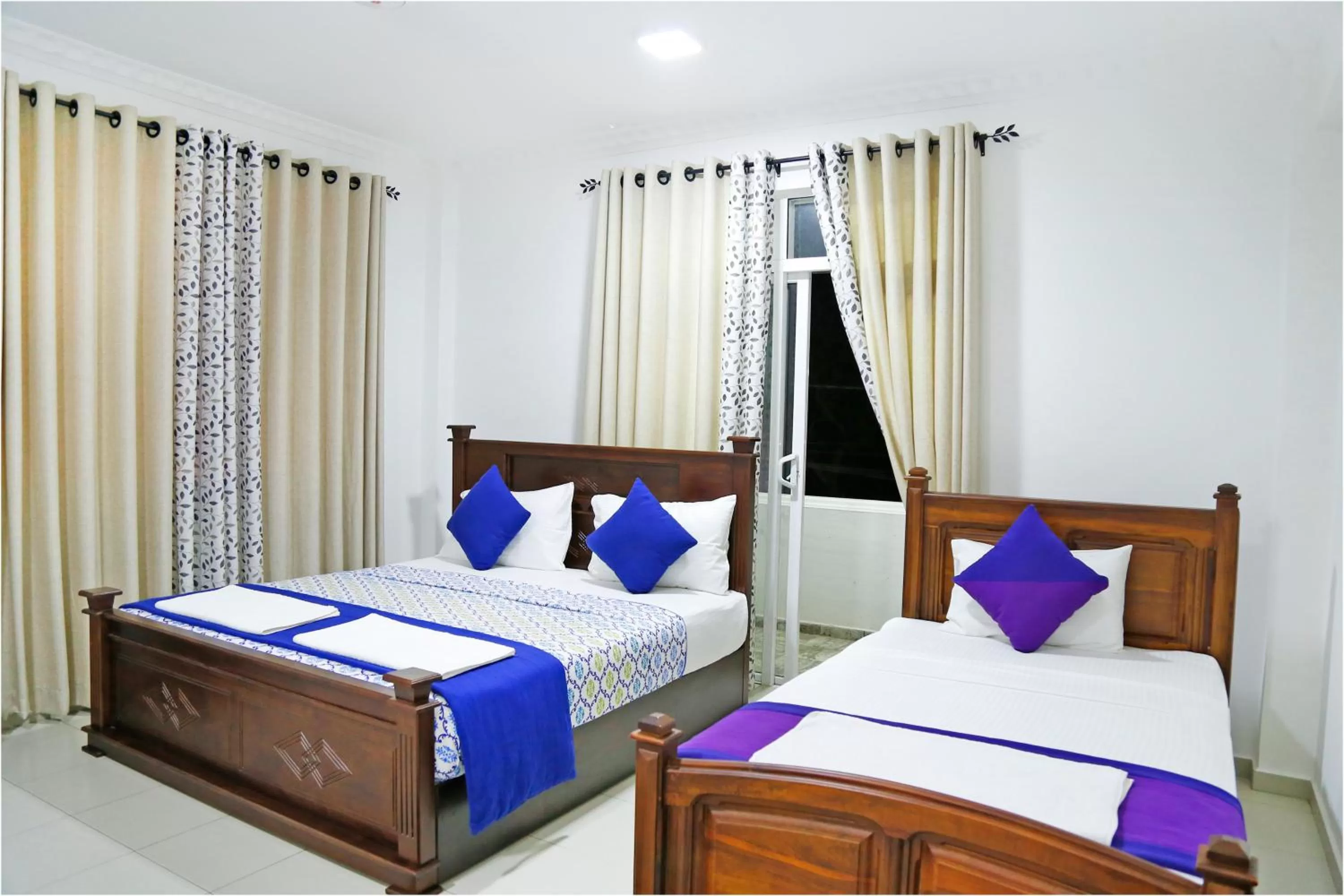 Bed in Ronaka Airport Transit Hotel