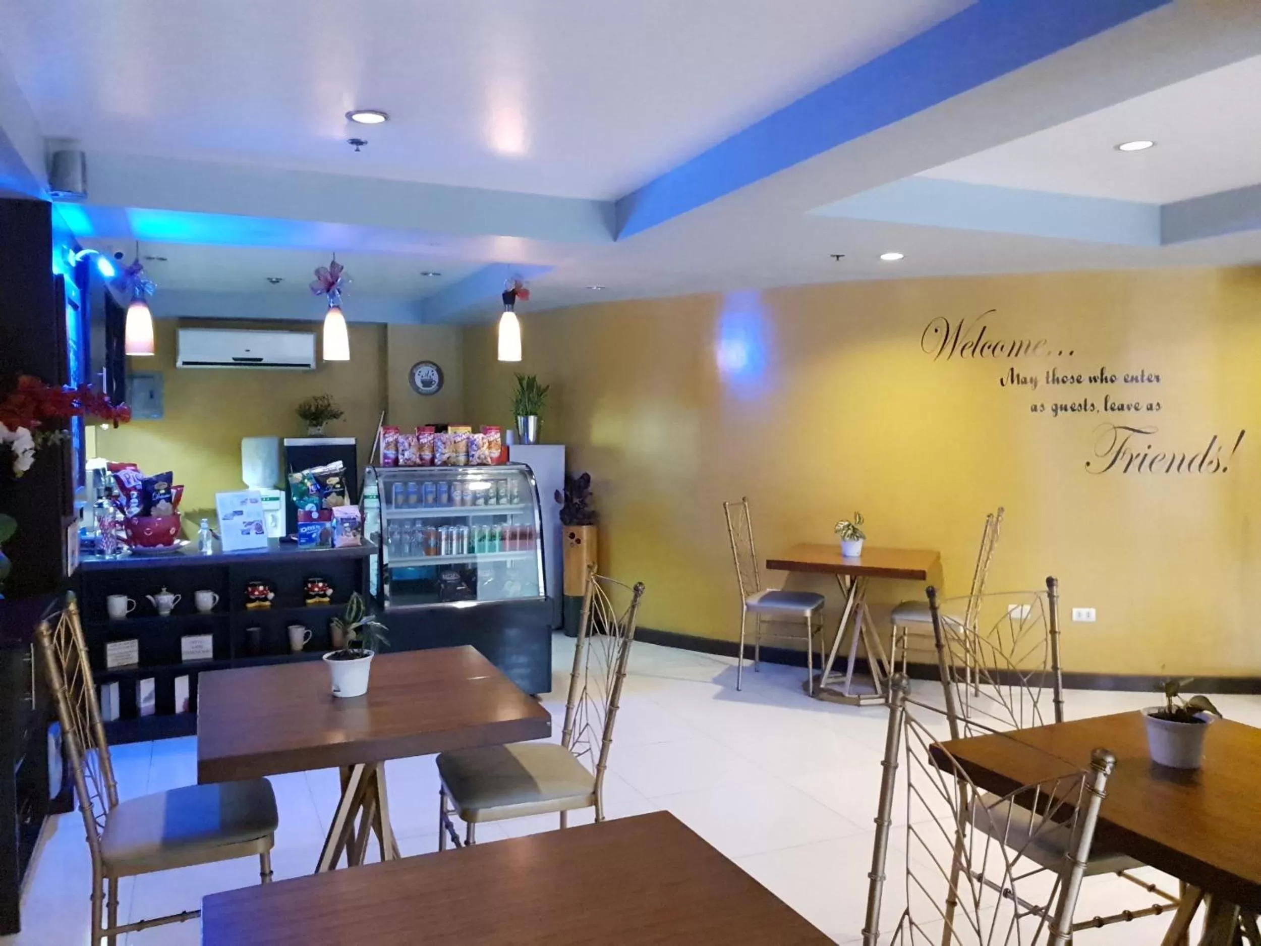 Restaurant/places to eat in Festive Hotel Makati