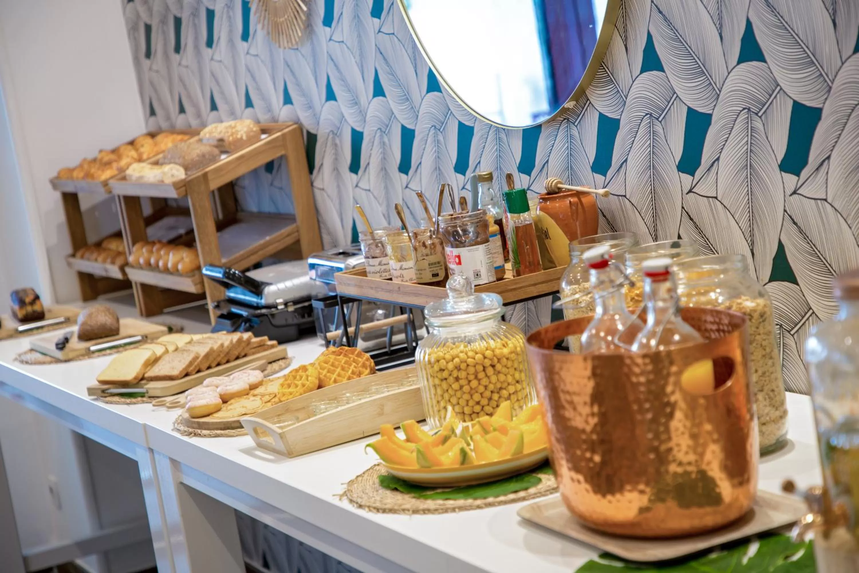 Food and drinks in Novotel Suites Perpignan Centre - Grandes Suites & Confort Centre-Ville
