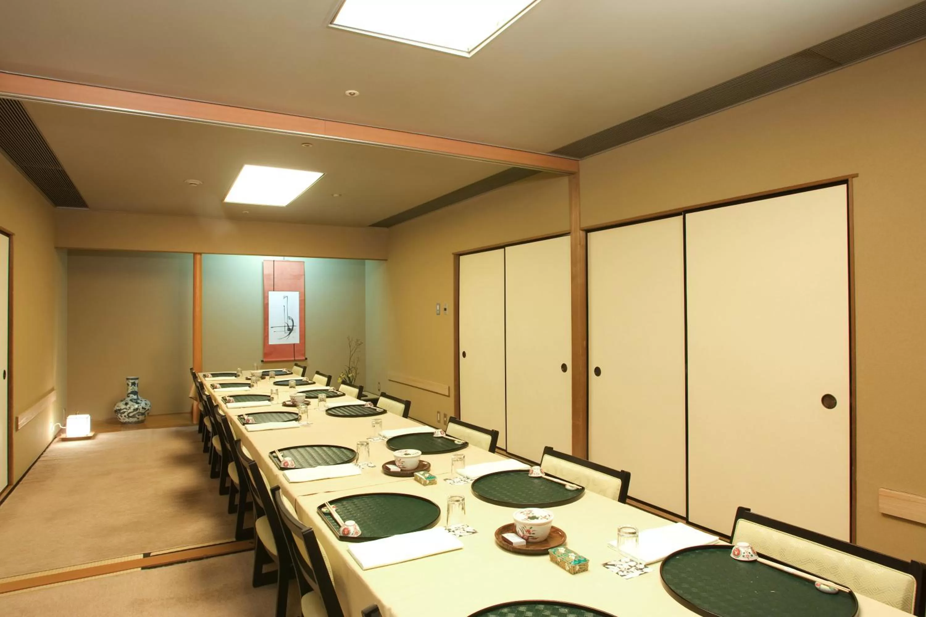 Restaurant/places to eat in ANA Crowne Plaza Kobe by IHG