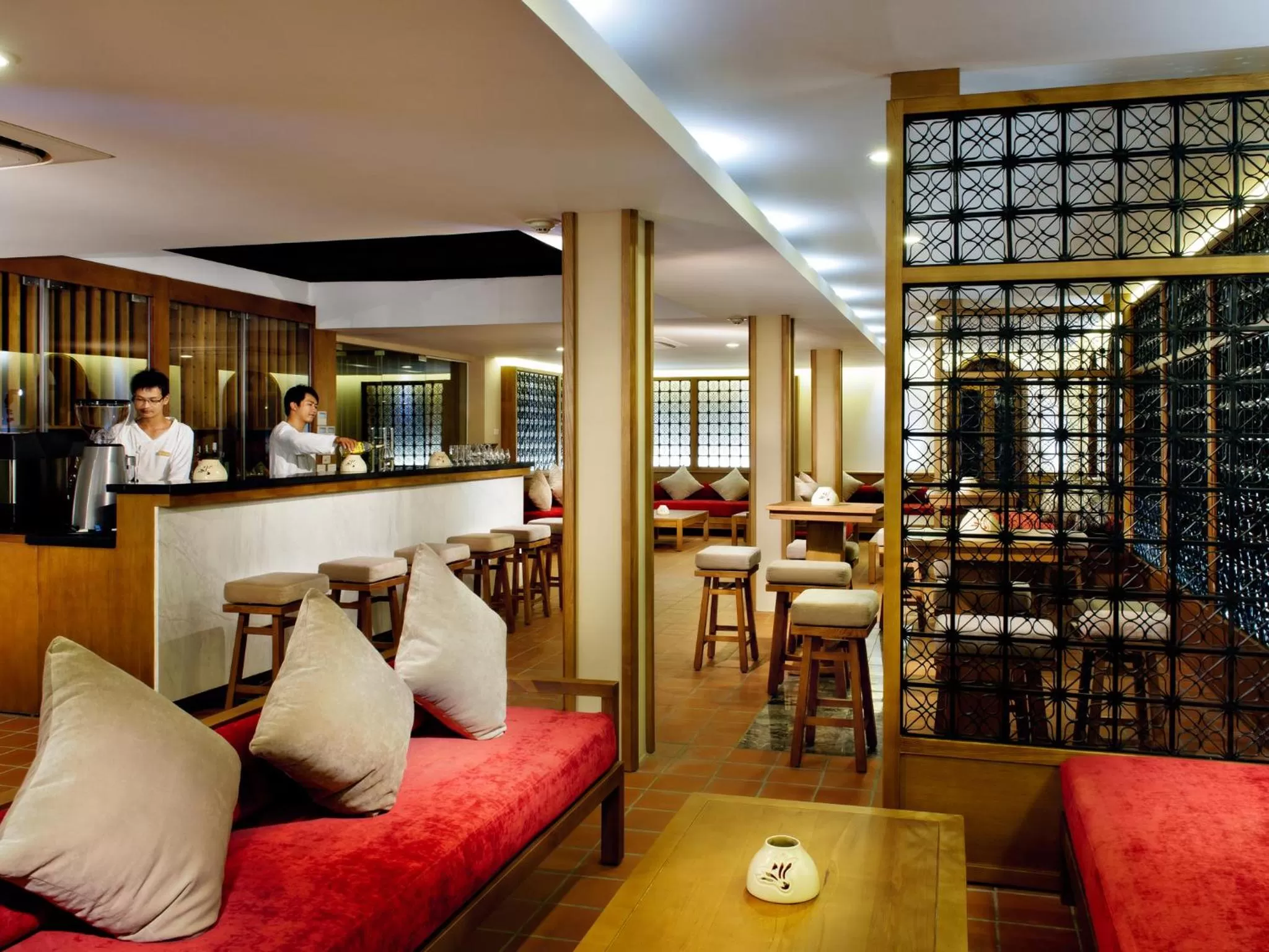 Lounge or bar in Emeralda Resort Ninh Binh