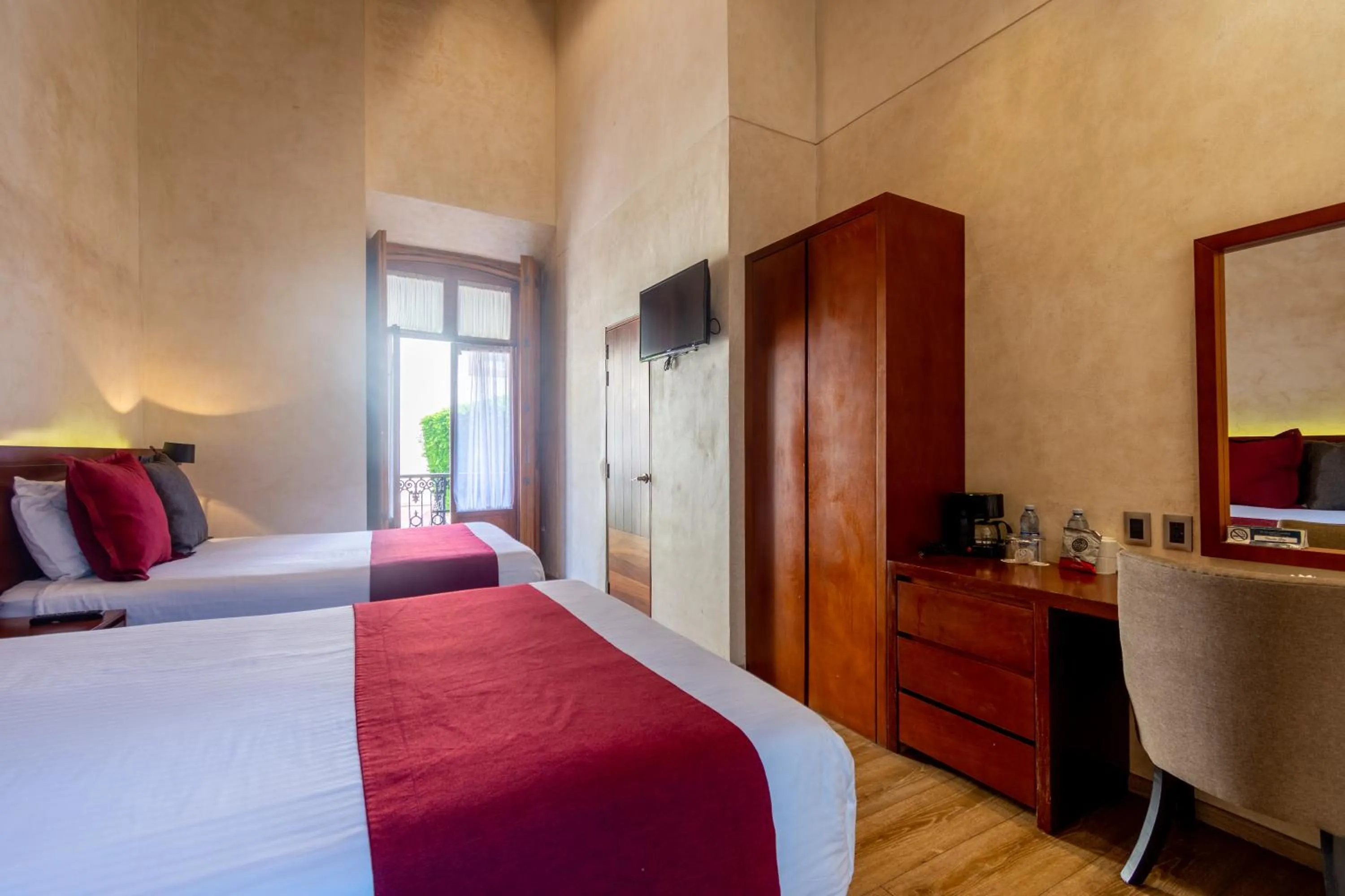 Photo of the whole room, Bed in Hotel Madero