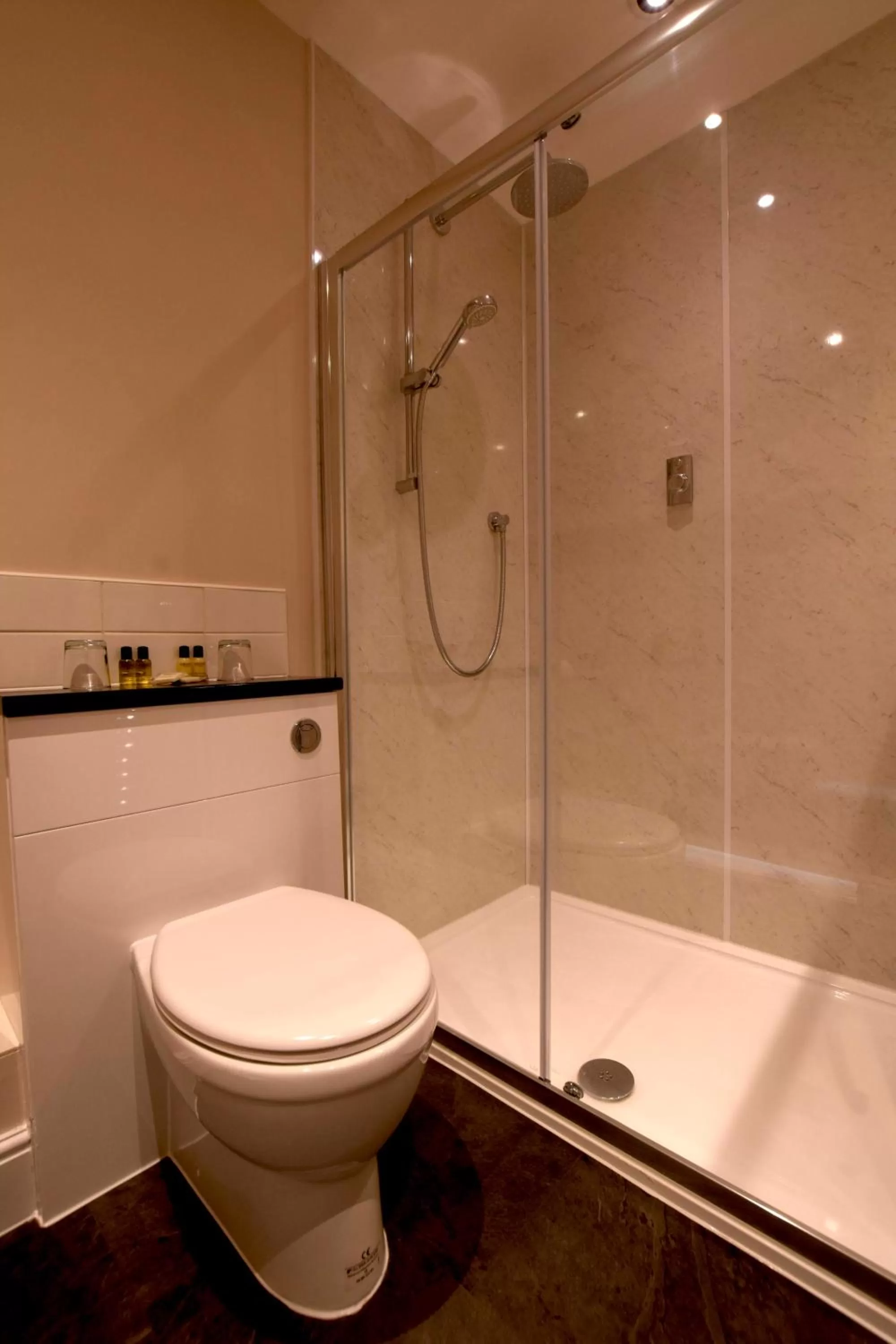 Bathroom in The Crown Inn Hotel