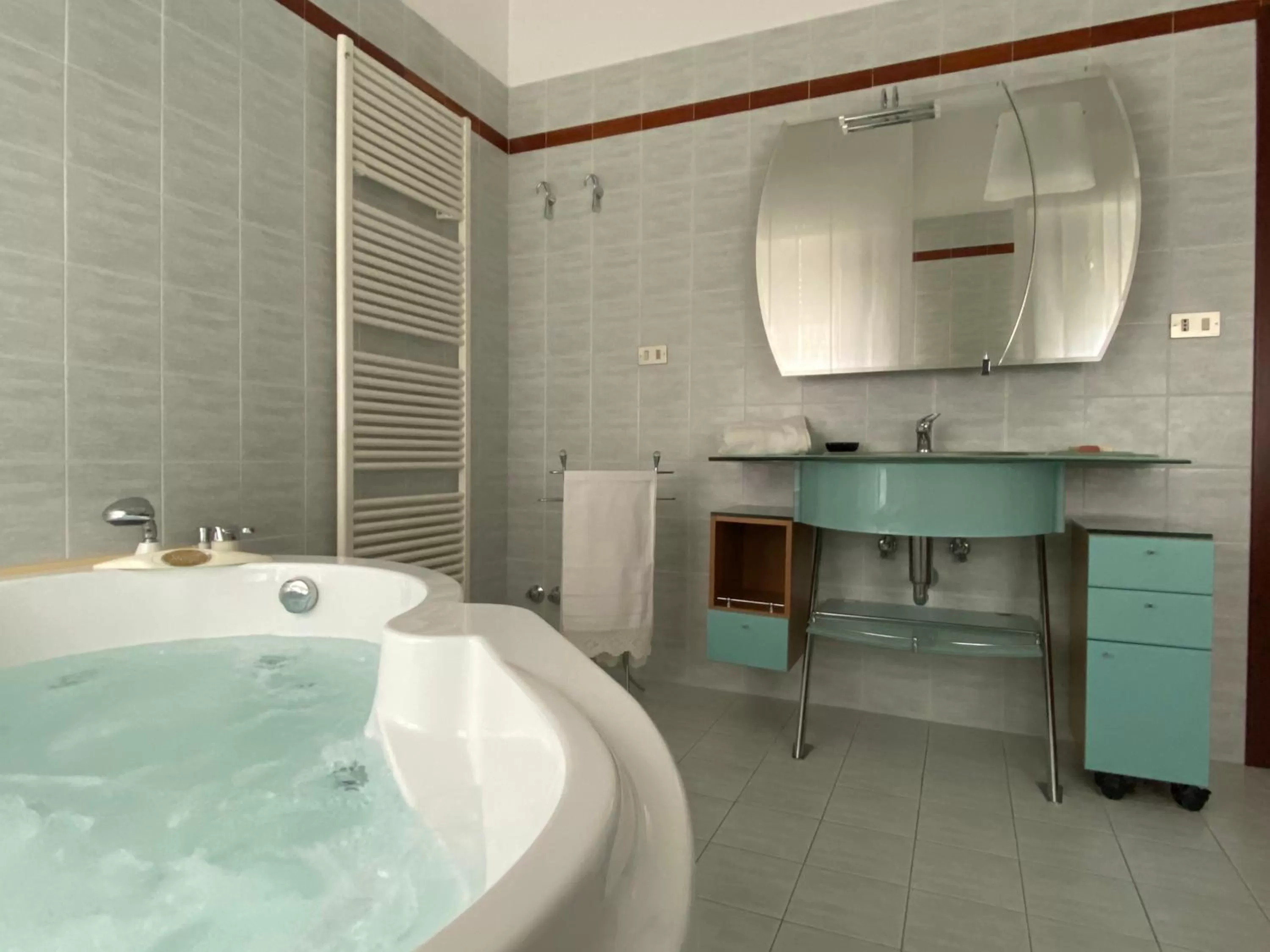 Hot Tub in Maruru B & B dell'Arte