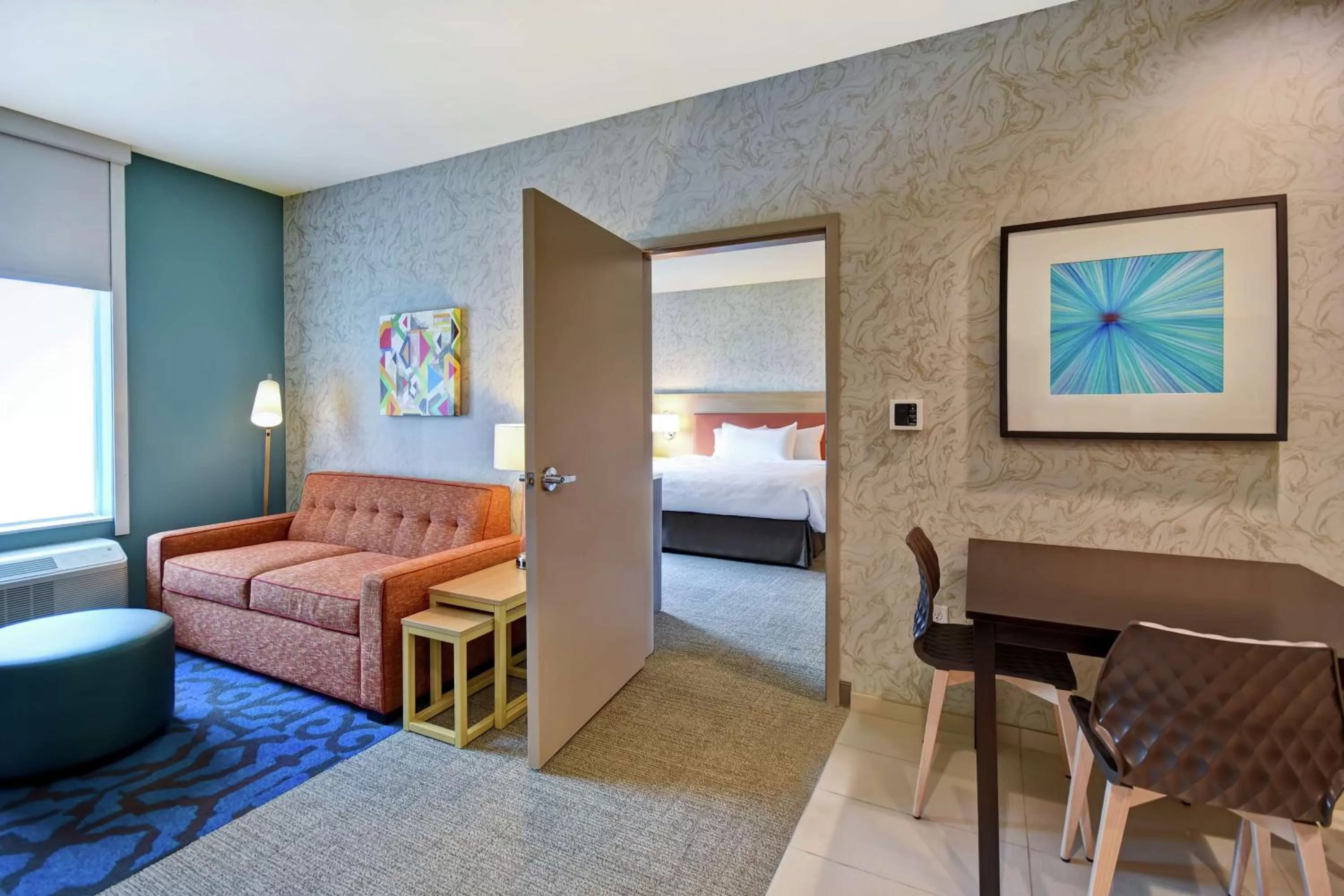 Living room, Bed in Home2 Suites by Hilton Harvey New Orleans Westbank