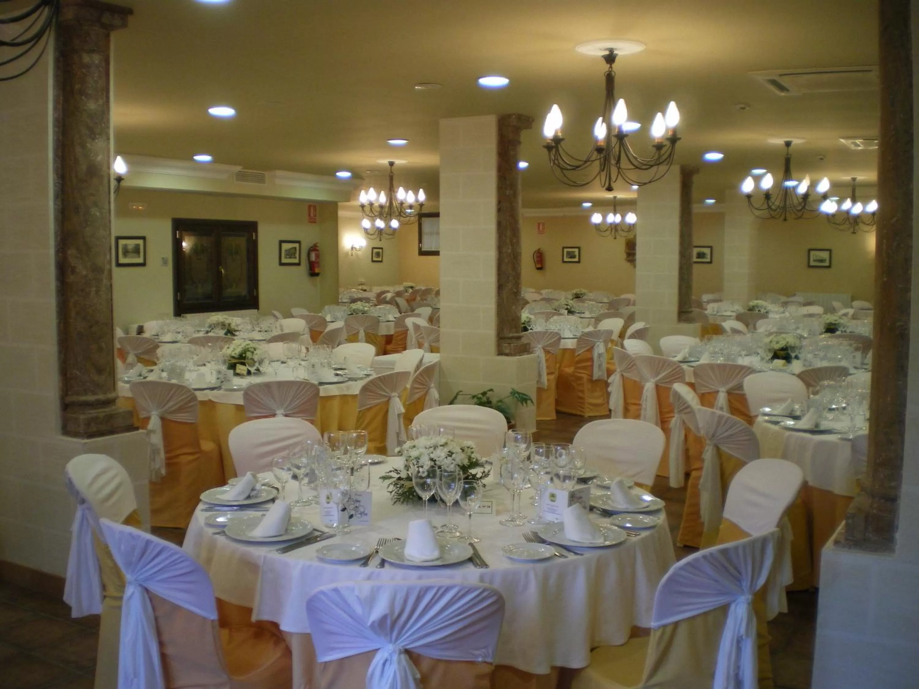 Business facilities in Huerta de las Palomas