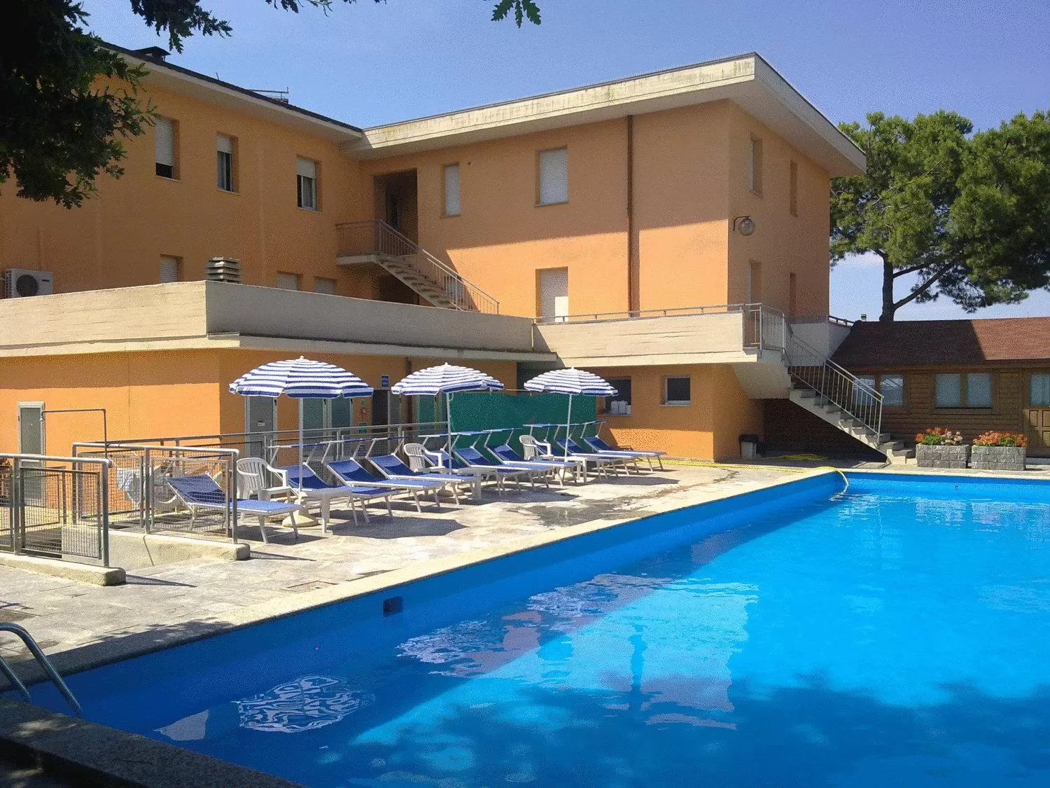 Pool view in Hotel Trasimeno Bittarelli