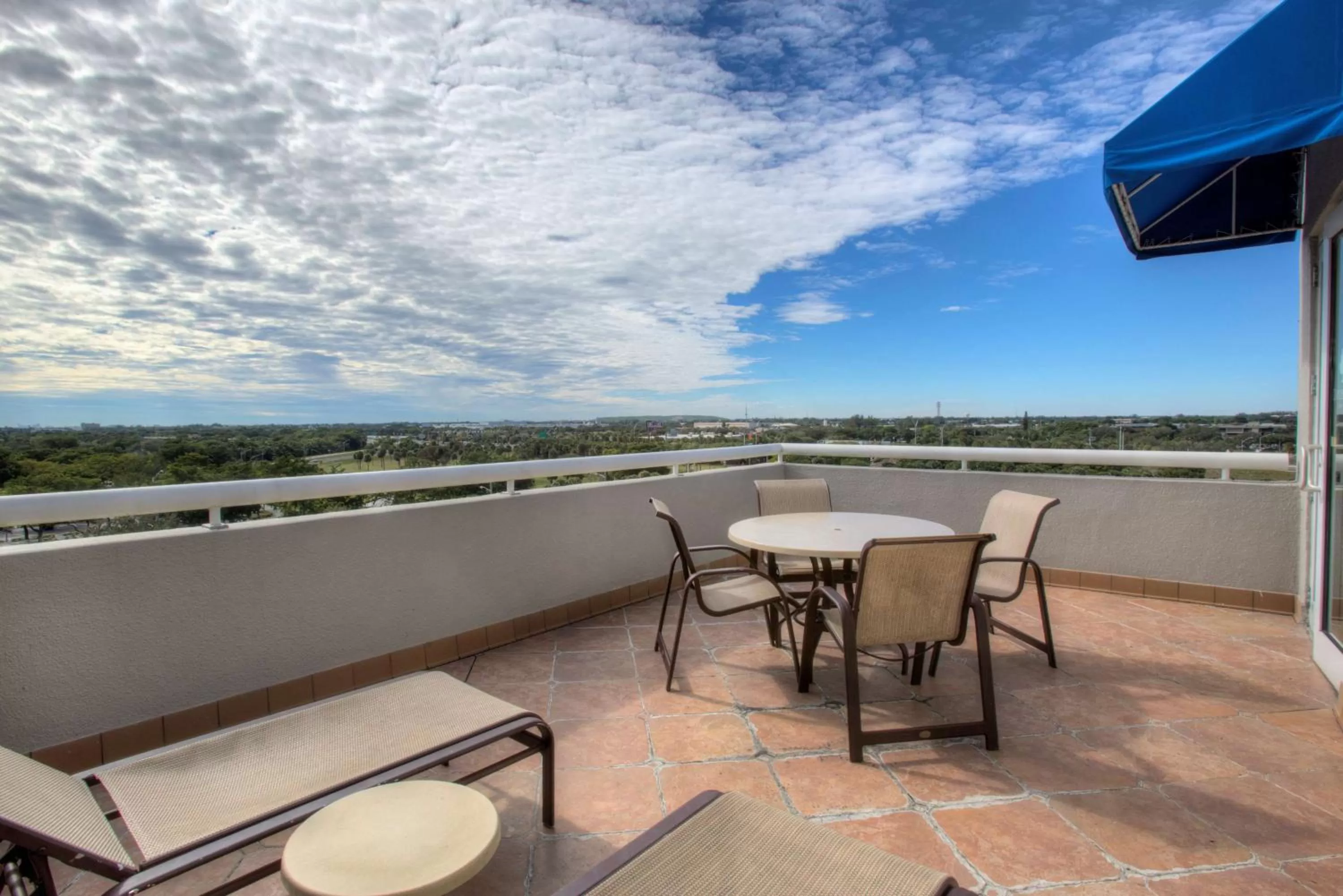 Living room in DoubleTree by Hilton Hotel Deerfield Beach Boca Raton