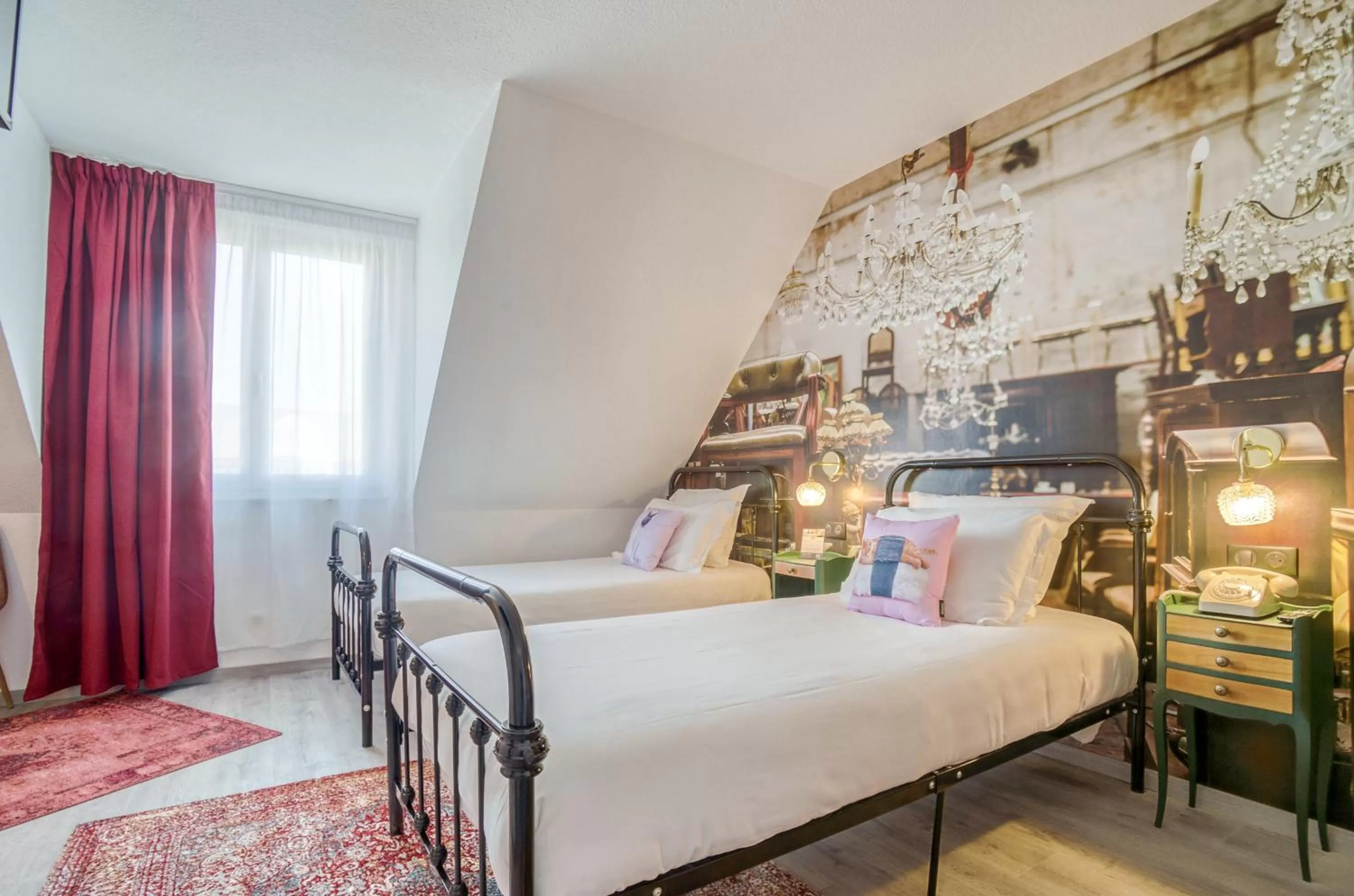 Photo of the whole room in La Maison Hôtel Mulhouse Centre