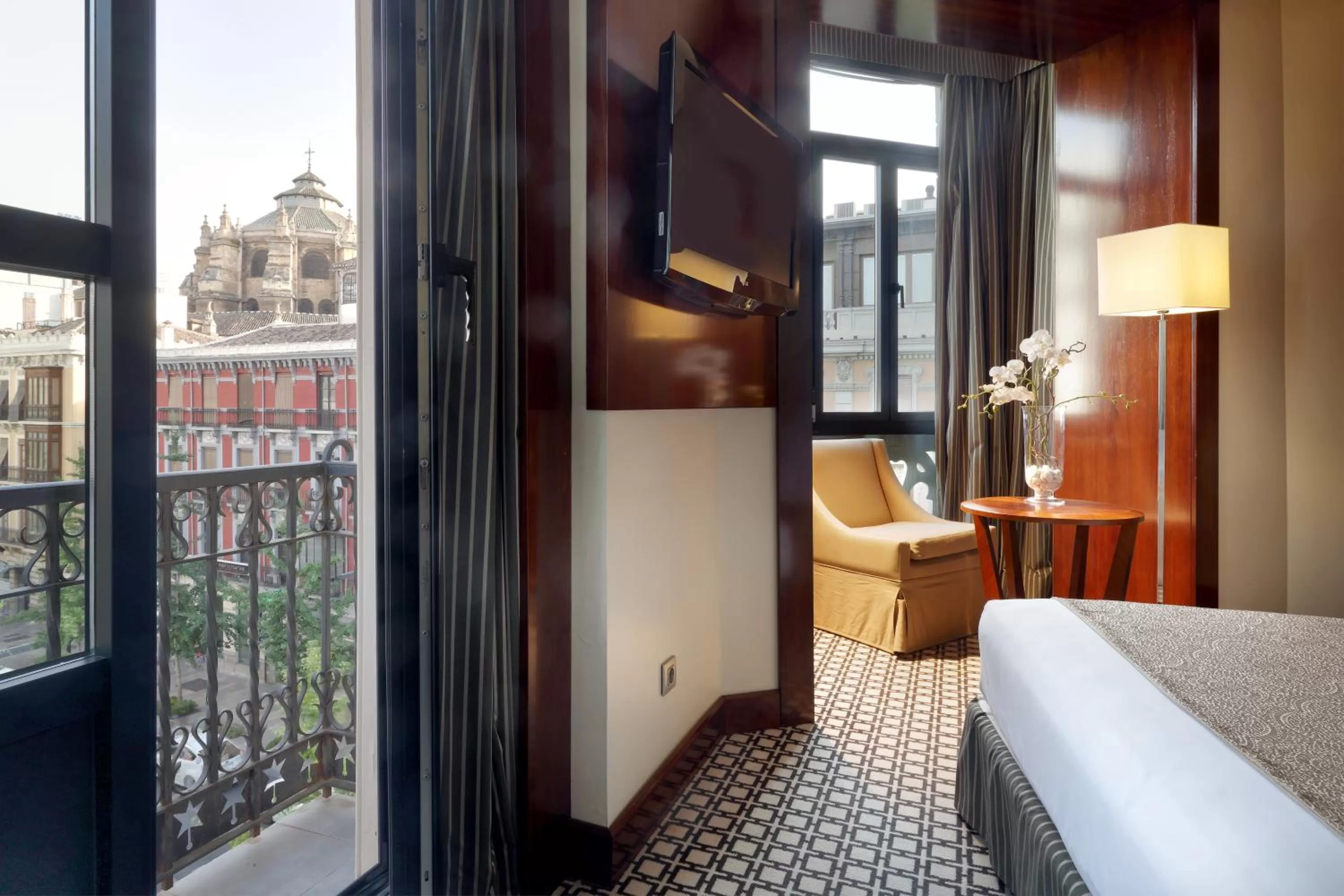 View (from property/room), Bed in Eurostars Gran Via