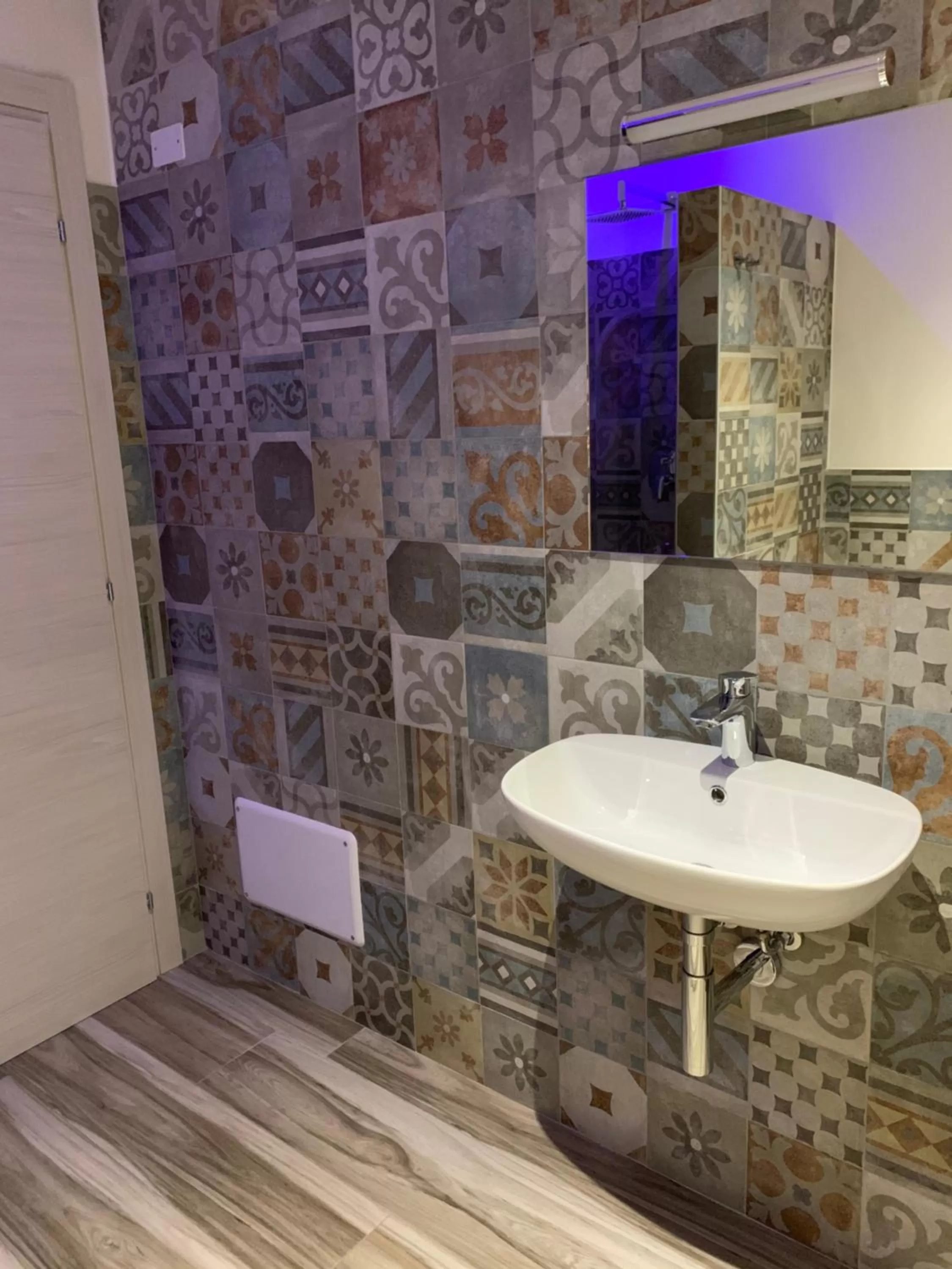 Bathroom in Sala dell Estate Guest House