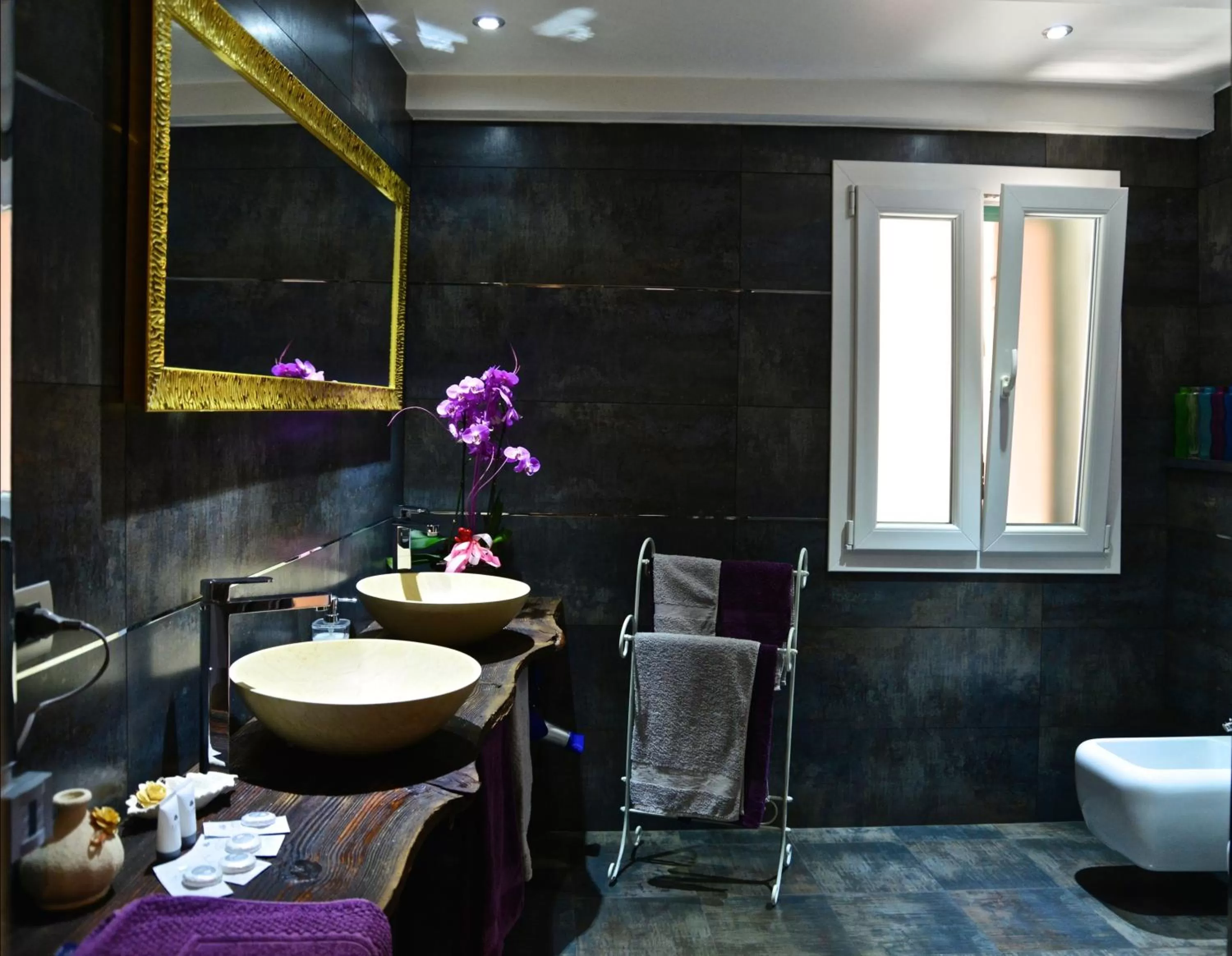 Day, Bathroom in B&B Torre Porta Marina