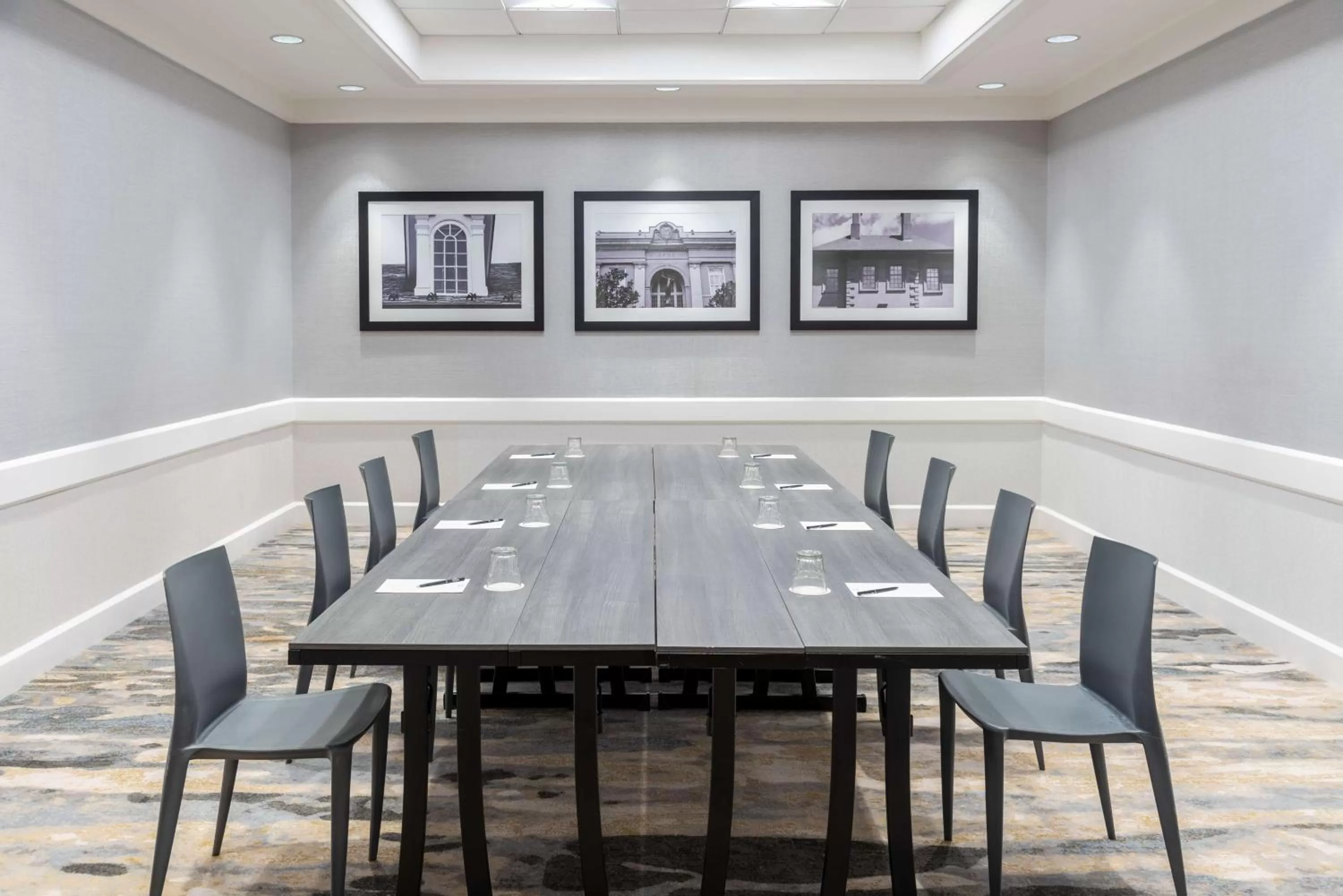 Meeting/conference room in Hilton Alexandria Mark Center