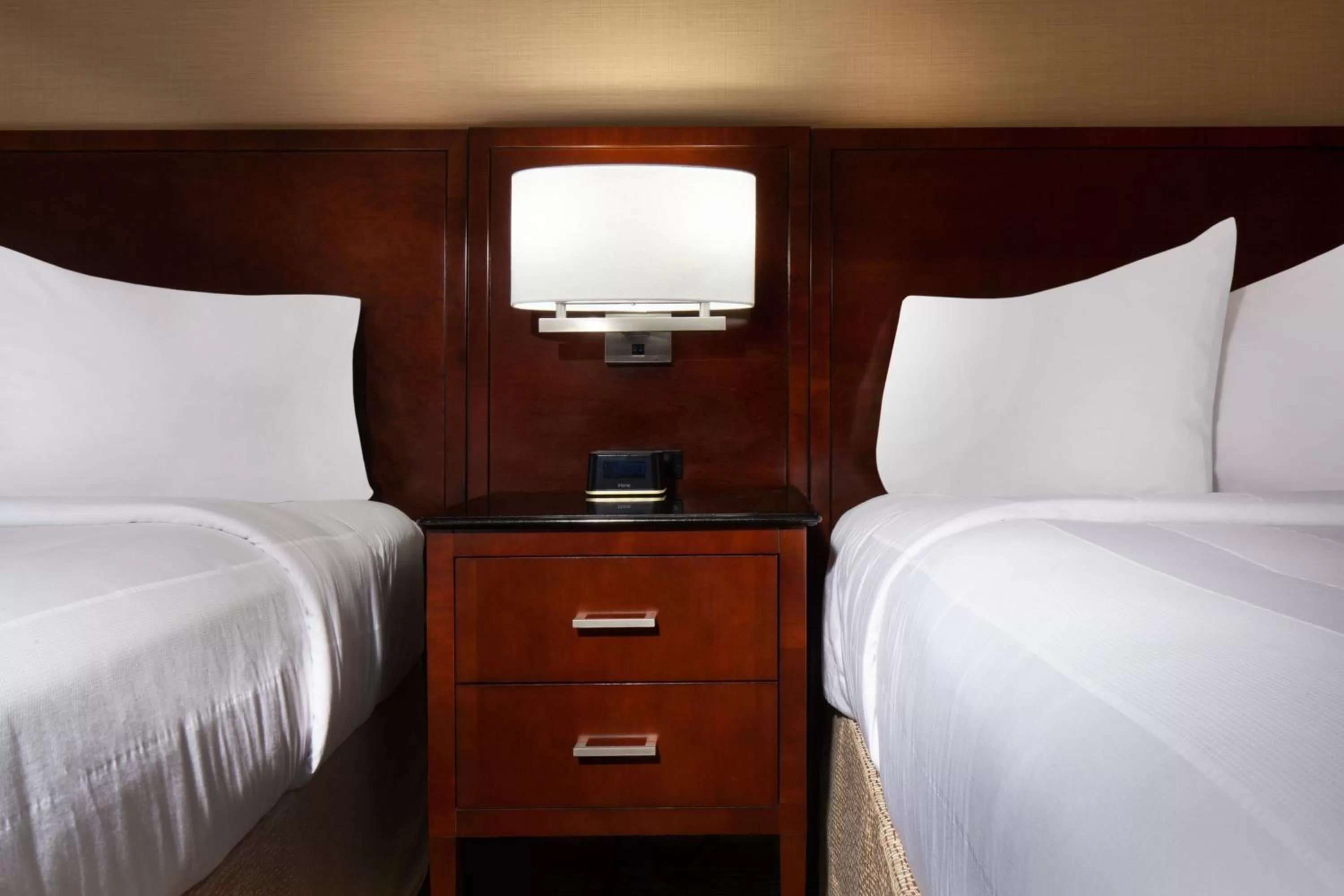 Photo of the whole room, Bed in Marriott Memphis East