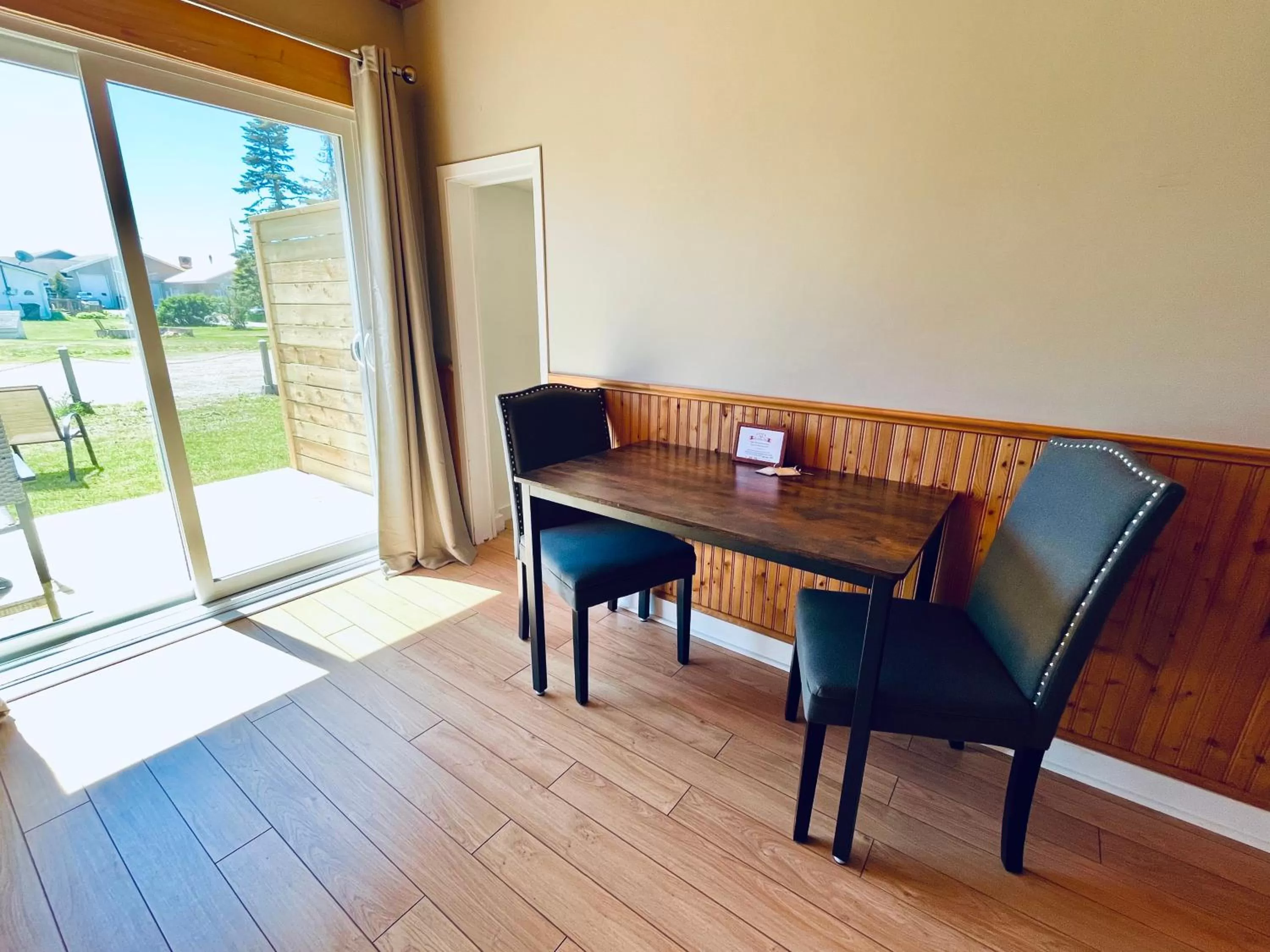 Alma Shore Lane Suites & Cottages