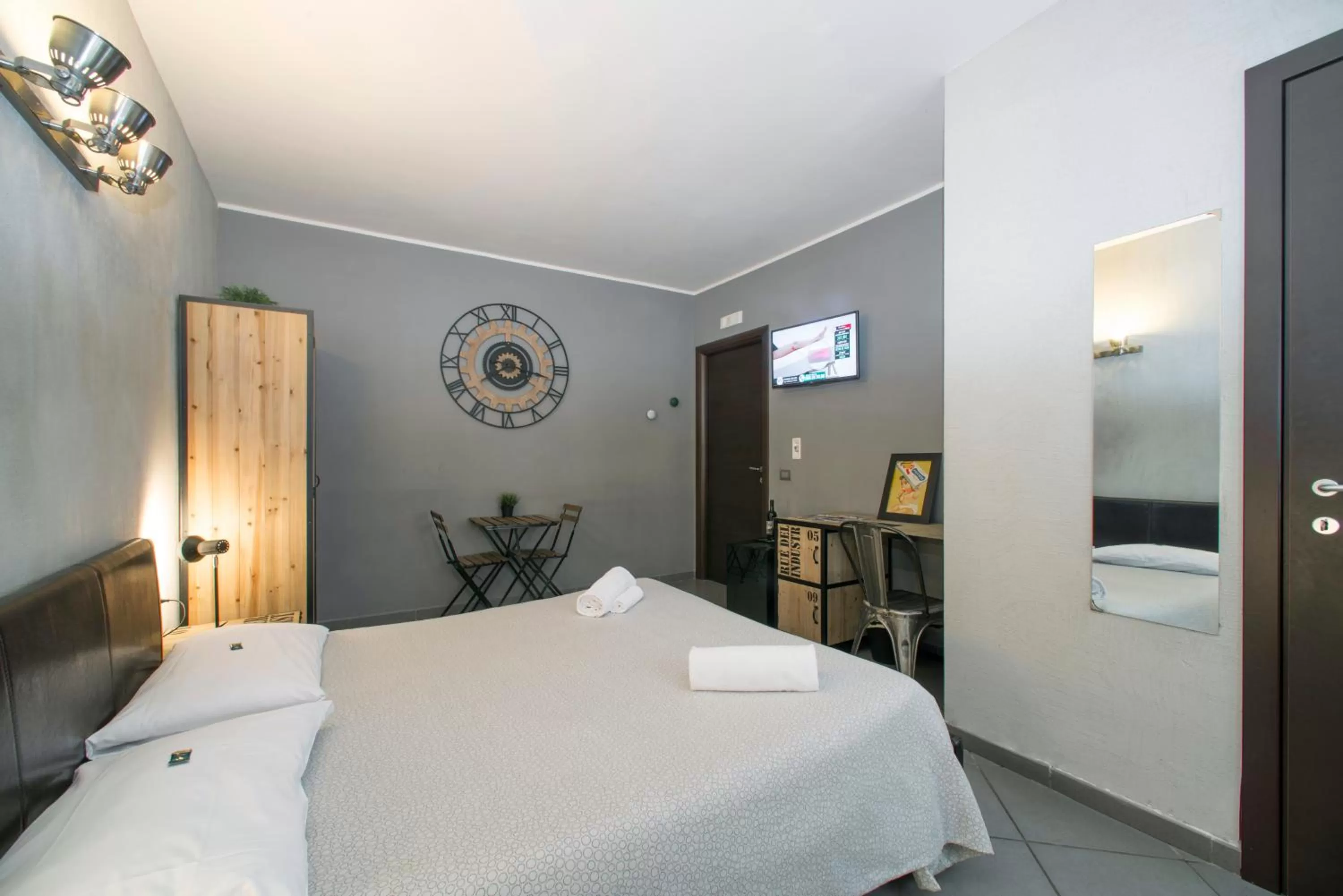 Photo of the whole room, Bed in Il Taschino Suite