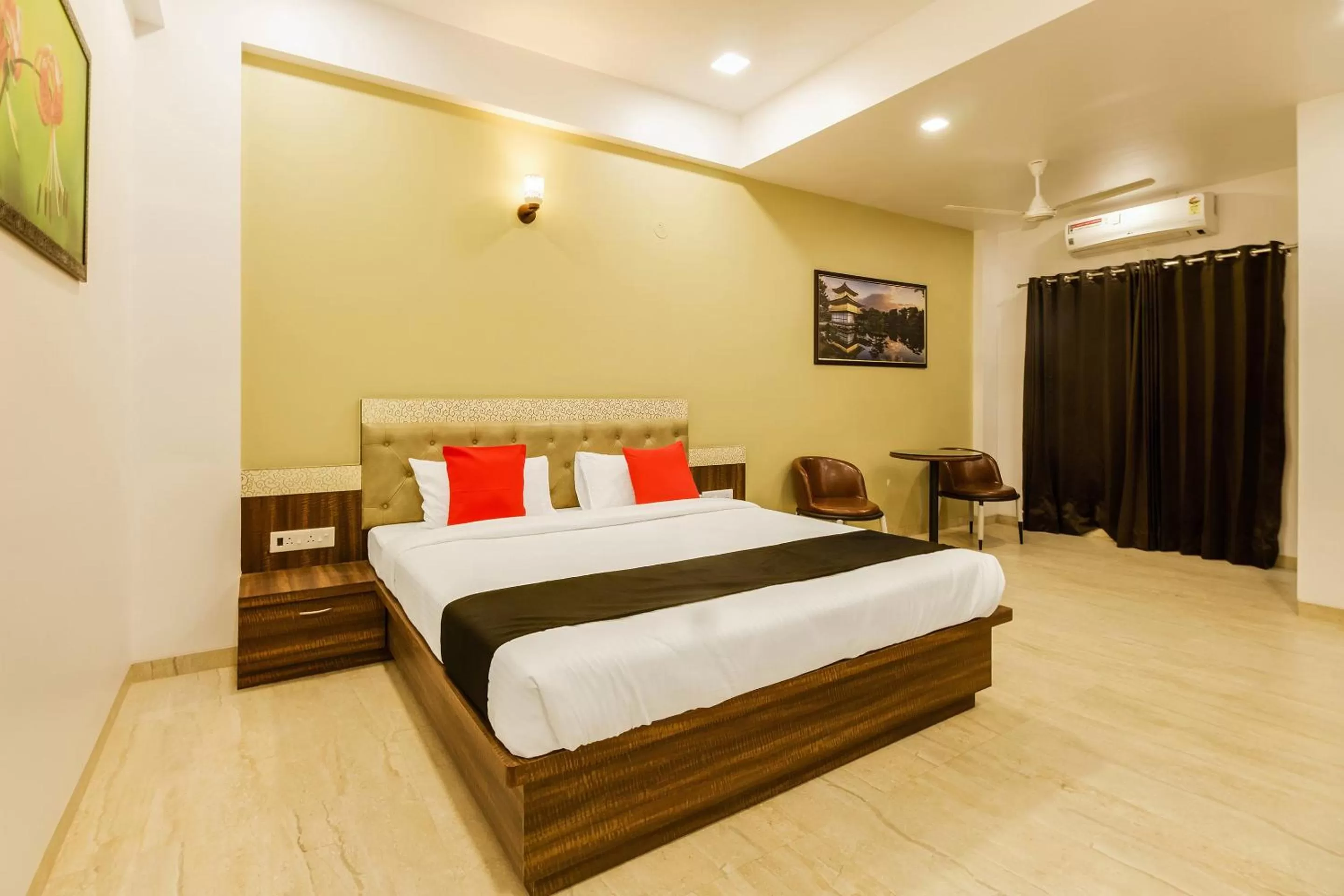 Bedroom, Bed in Hotel Om Inn - Talegaon Dabhade