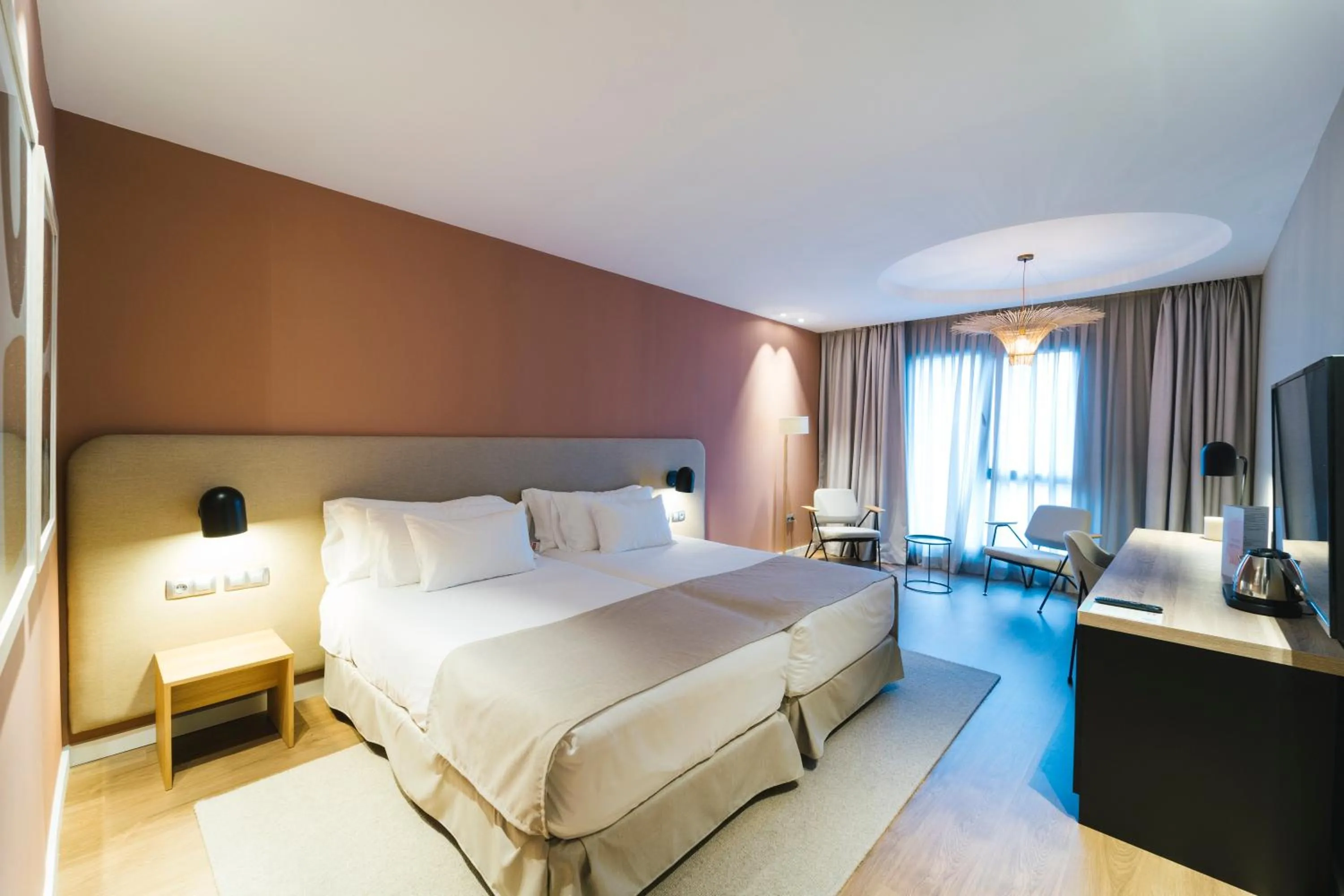 Photo of the whole room, Bed in Barceló Oviedo Cervantes