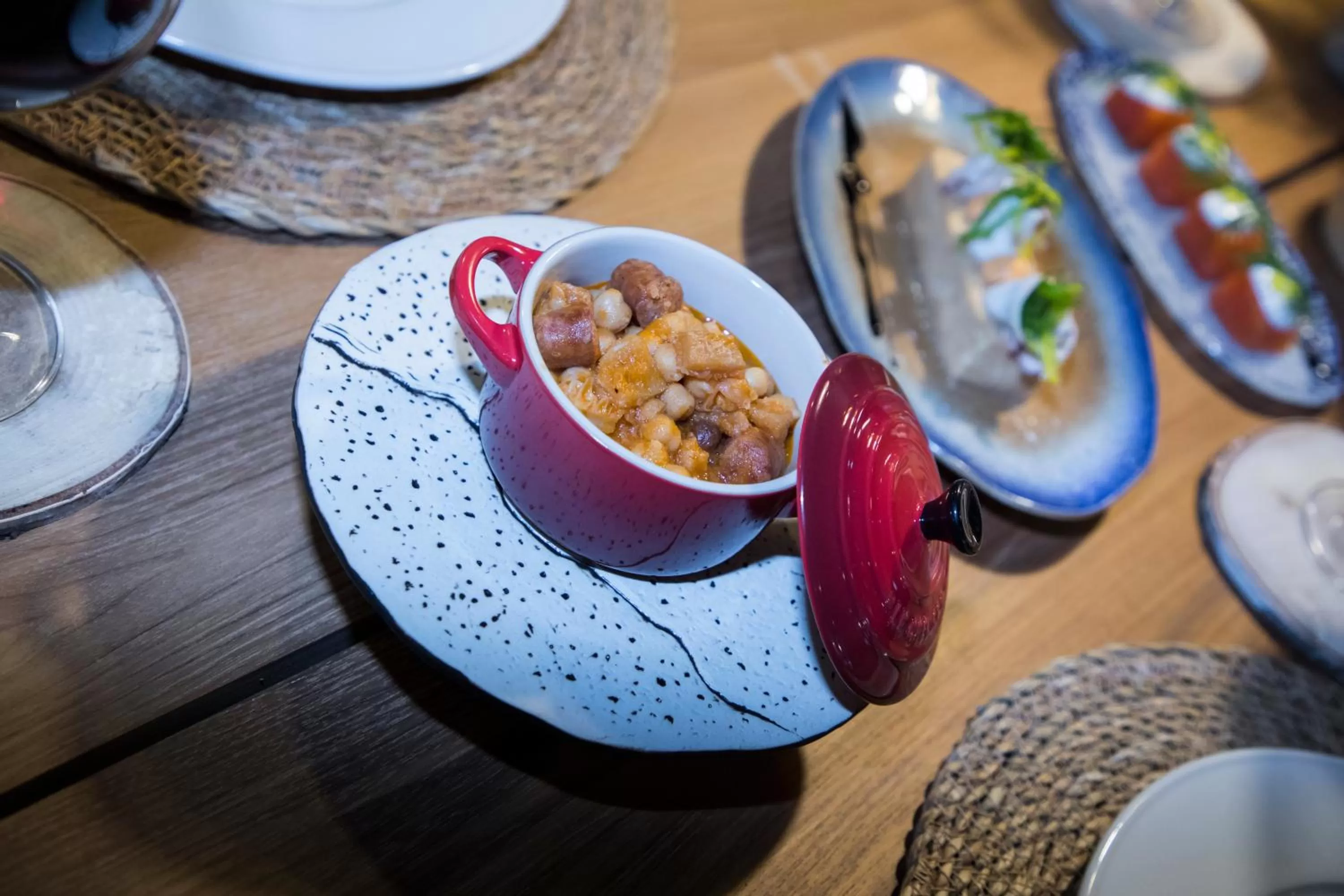 Restaurant/places to eat in Fènix Hotel