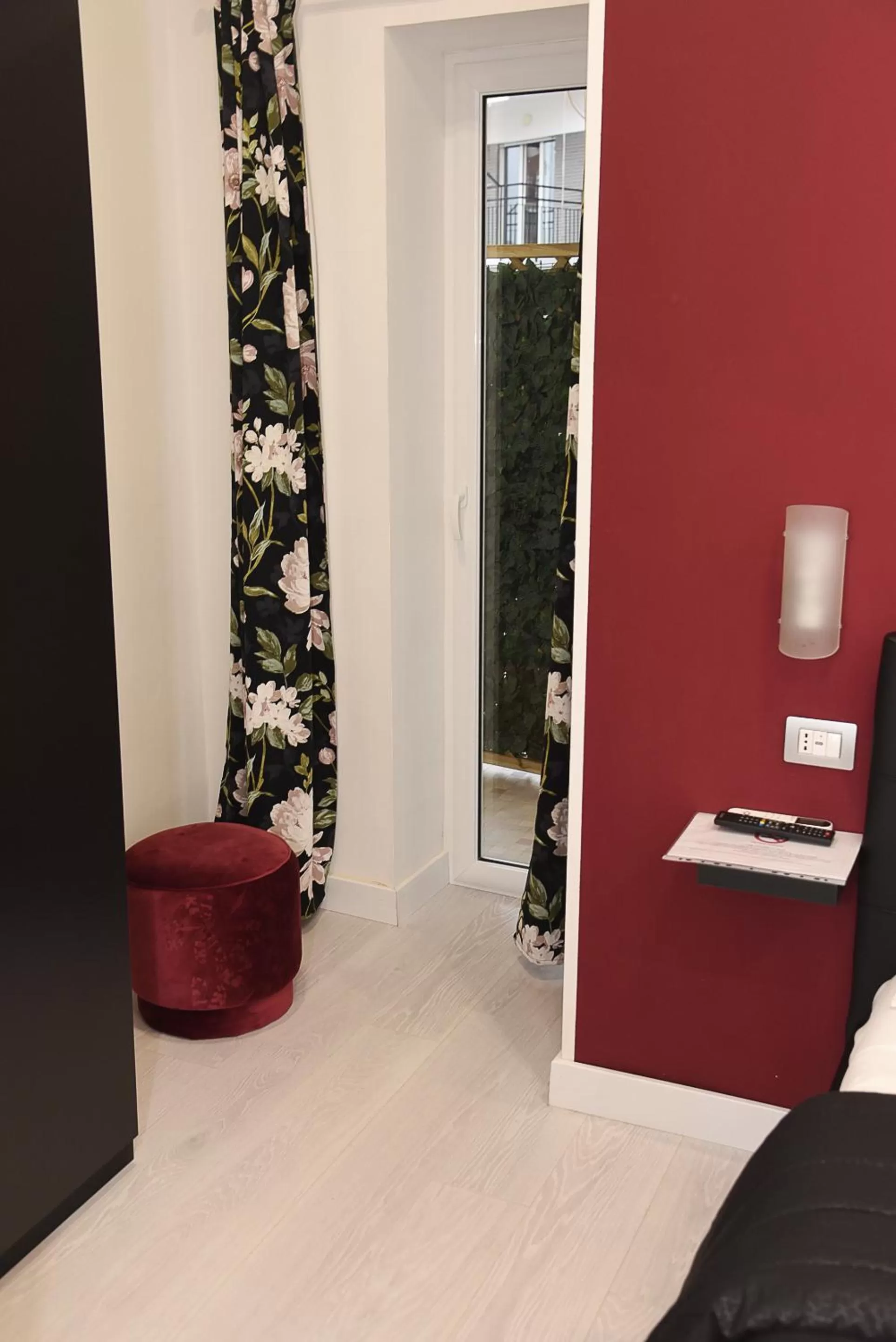 Photo of the whole room in Hotel Kennedy