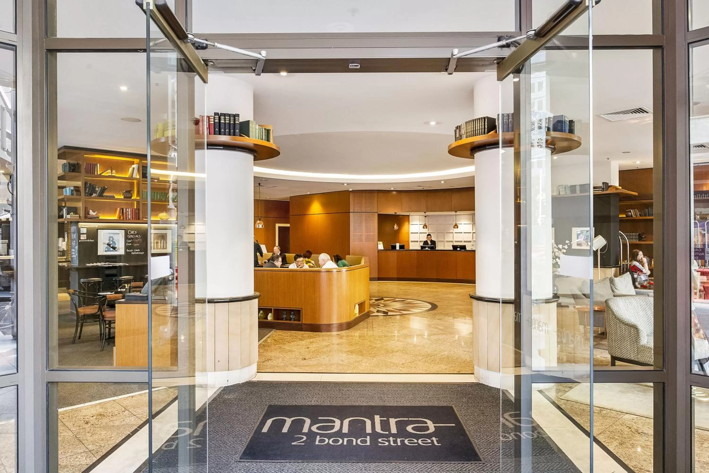 Facade/entrance in Mantra 2 Bond Street