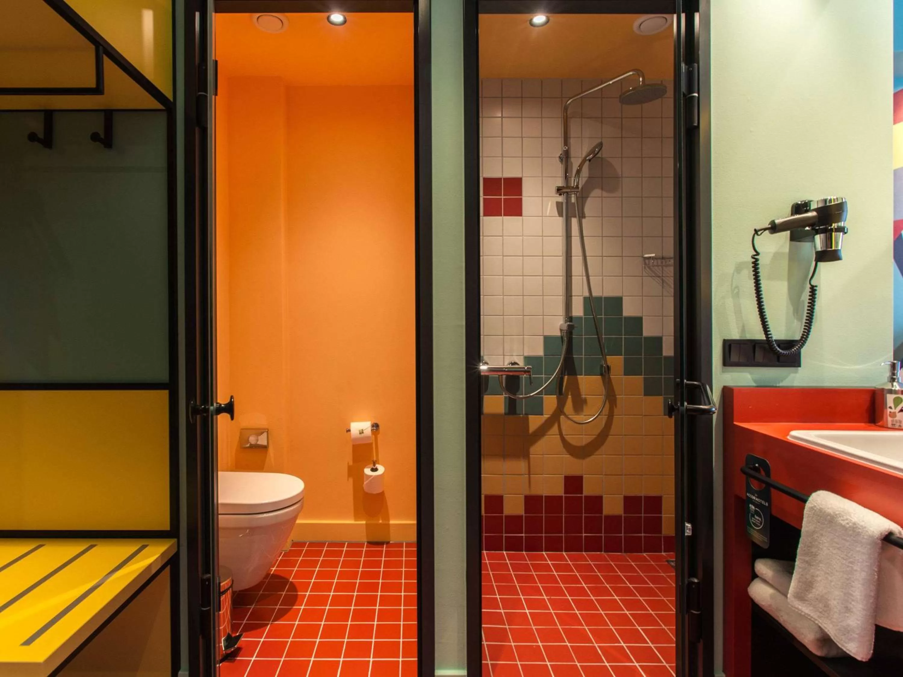 Photo of the whole room in ibis Styles Tbilisi Center