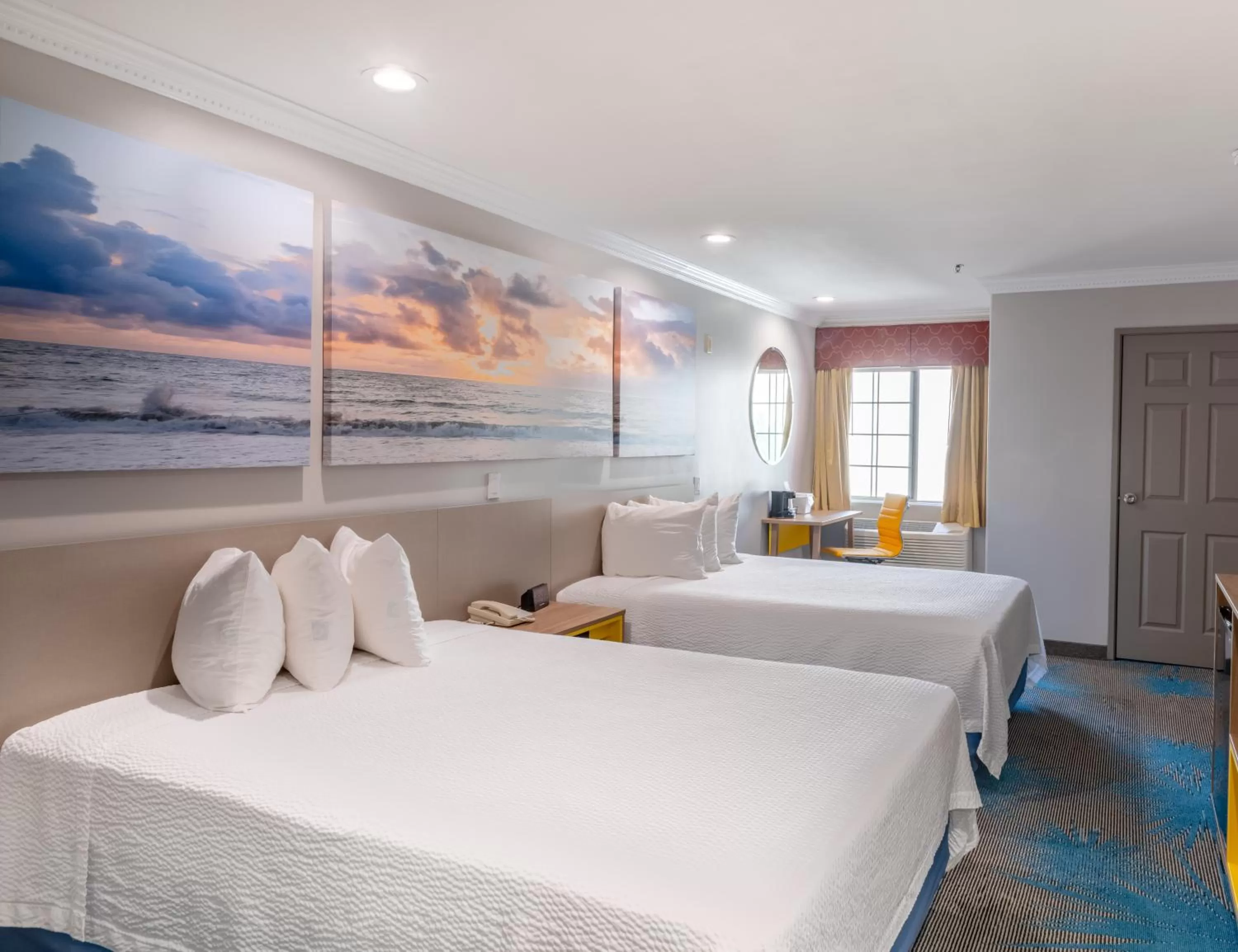 Photo of the whole room, Bed in Days Inn by Wyndham Santa Monica