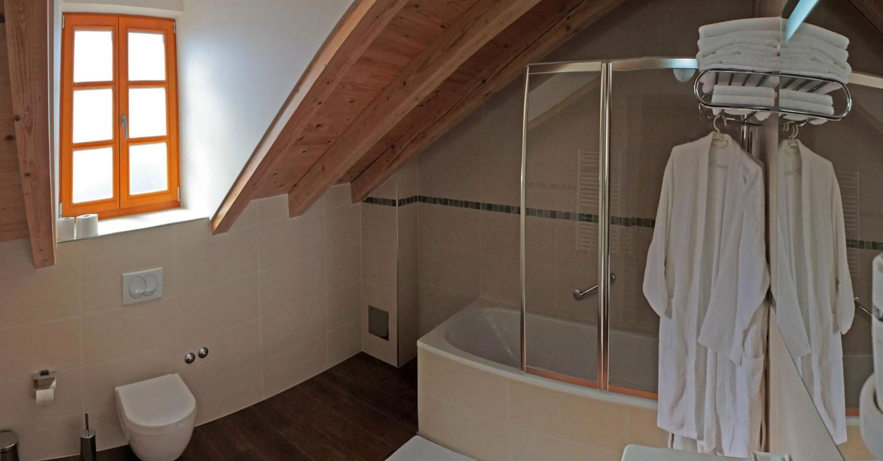 Bathroom in Hotel Monika