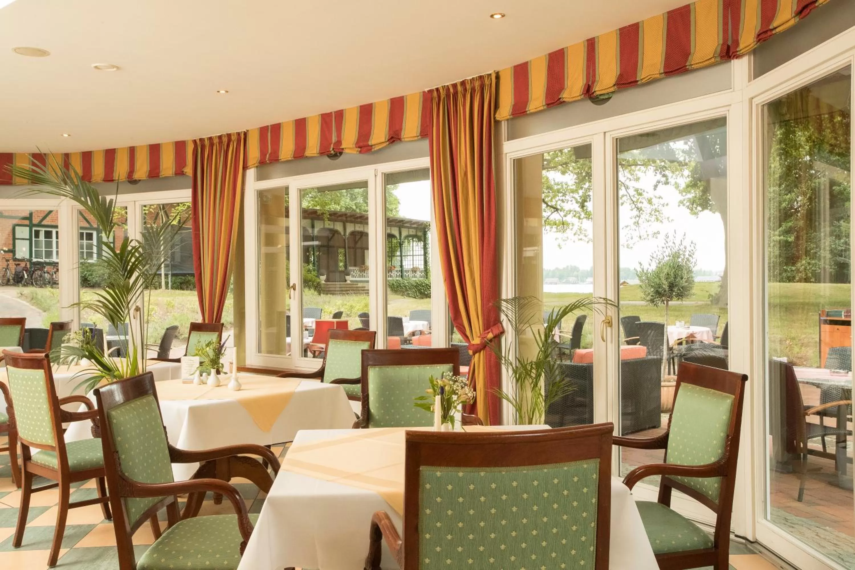 Restaurant/places to eat in Kurhaus am Inselsee