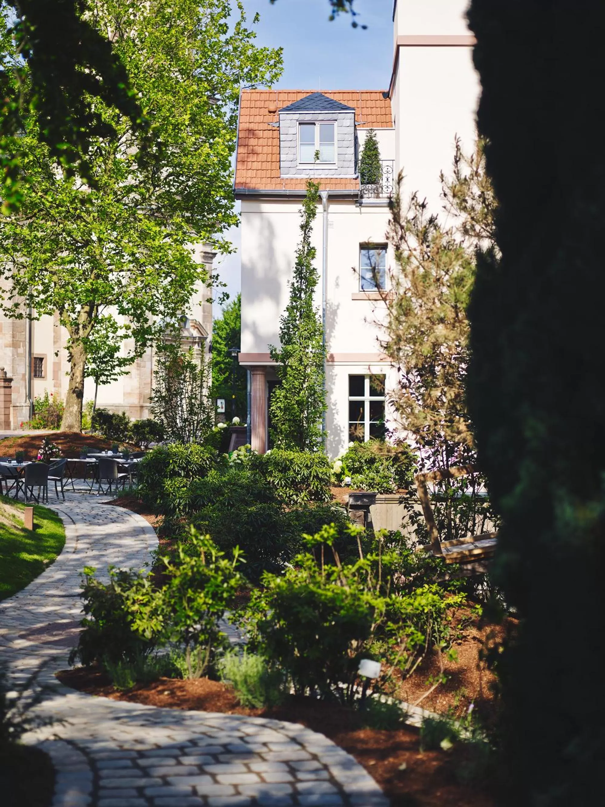 Property Building in Auberge de Temple